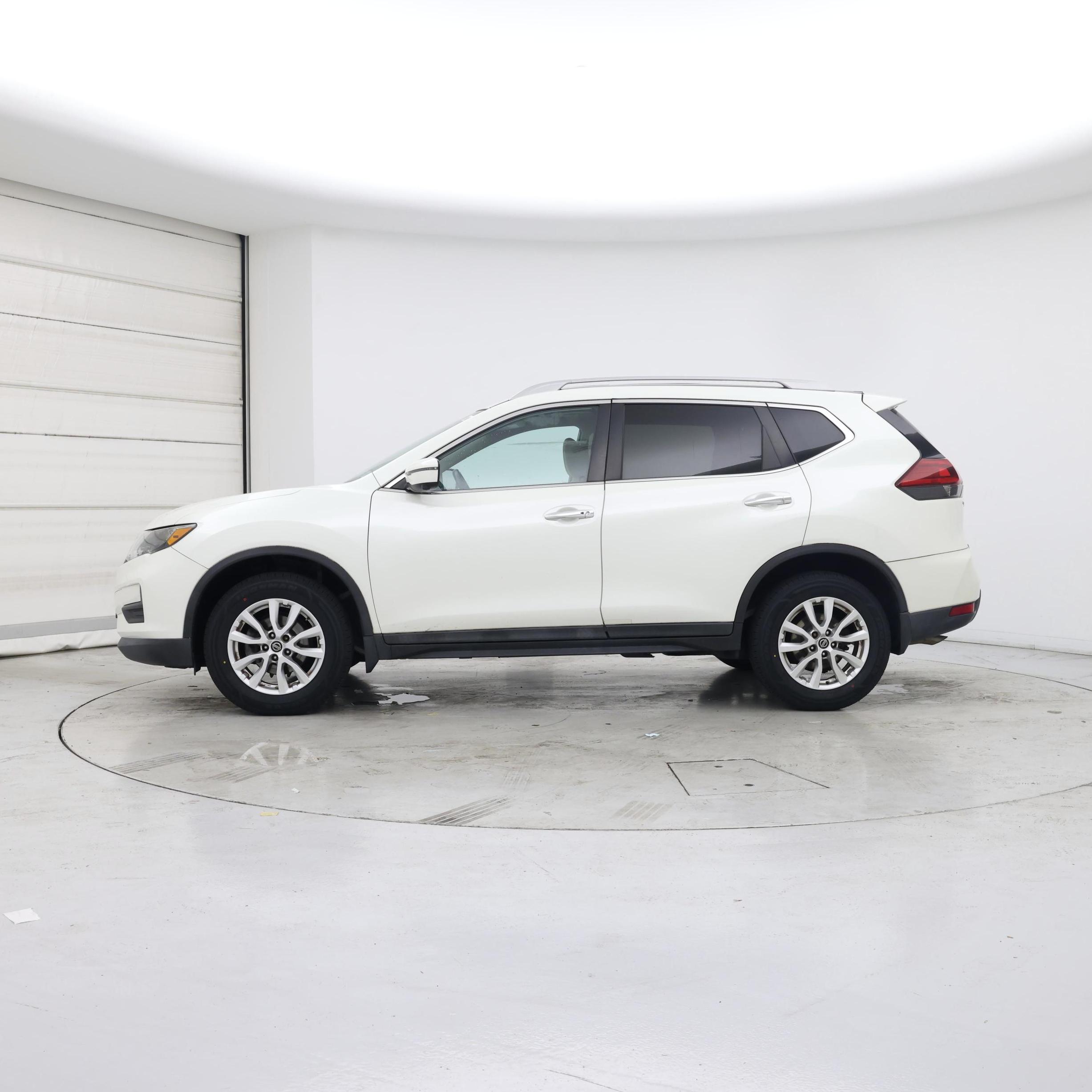 Thumbnail: 2018 Nissan Rogue - 3