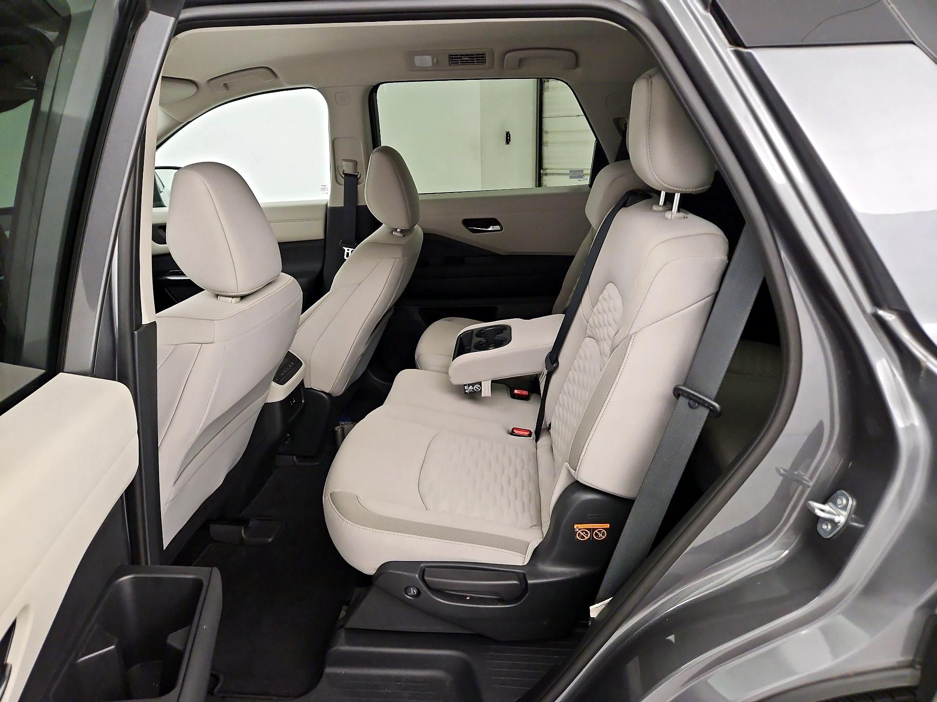 Thumbnail: 2022 Nissan Pathfinder - 19