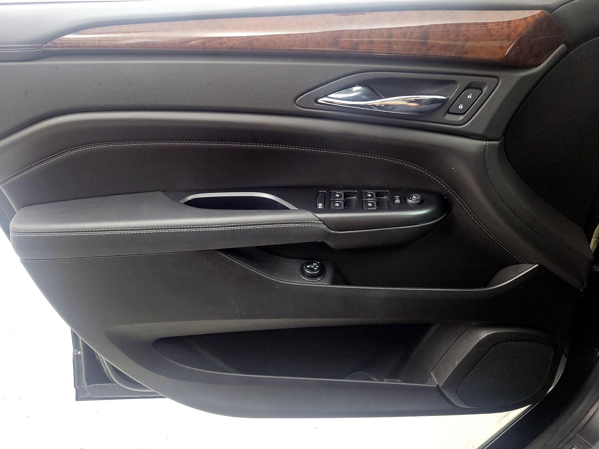 Thumbnail: 2016 Cadillac SRX - 12