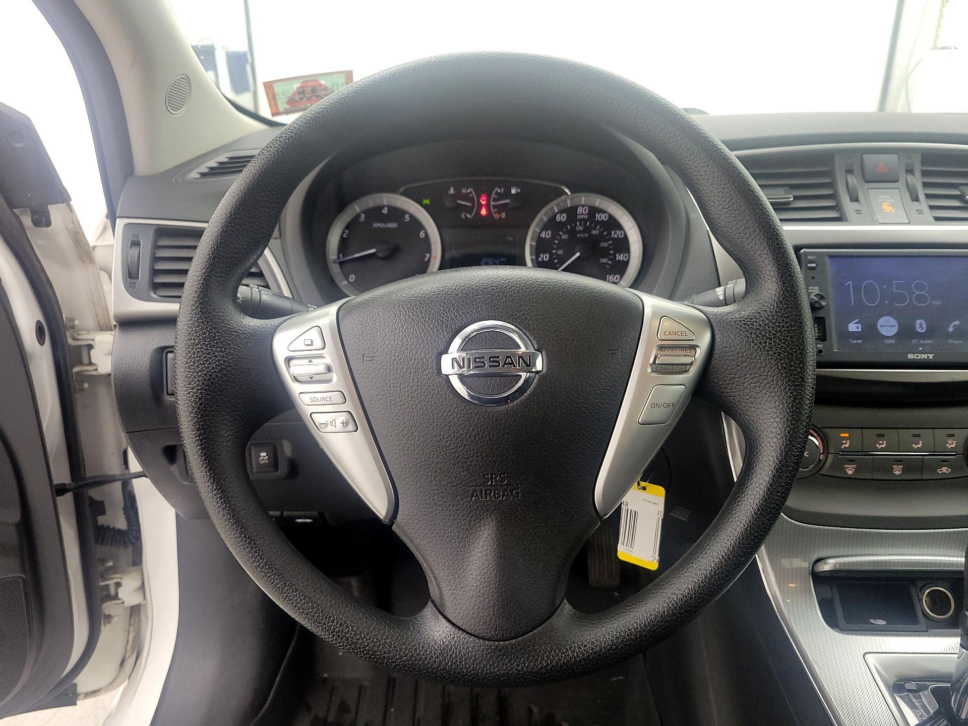Thumbnail: 2014 Nissan Sentra - 10