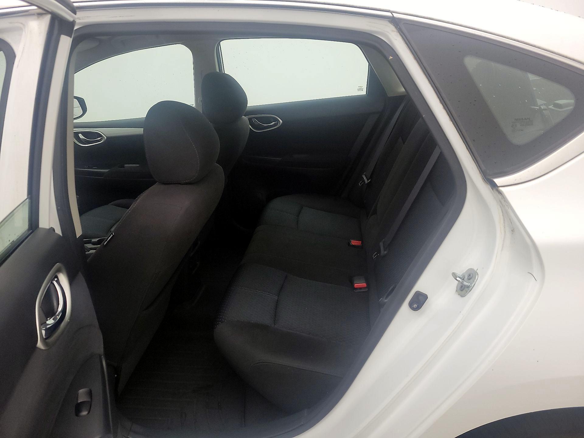 Thumbnail: 2014 Nissan Sentra - 18
