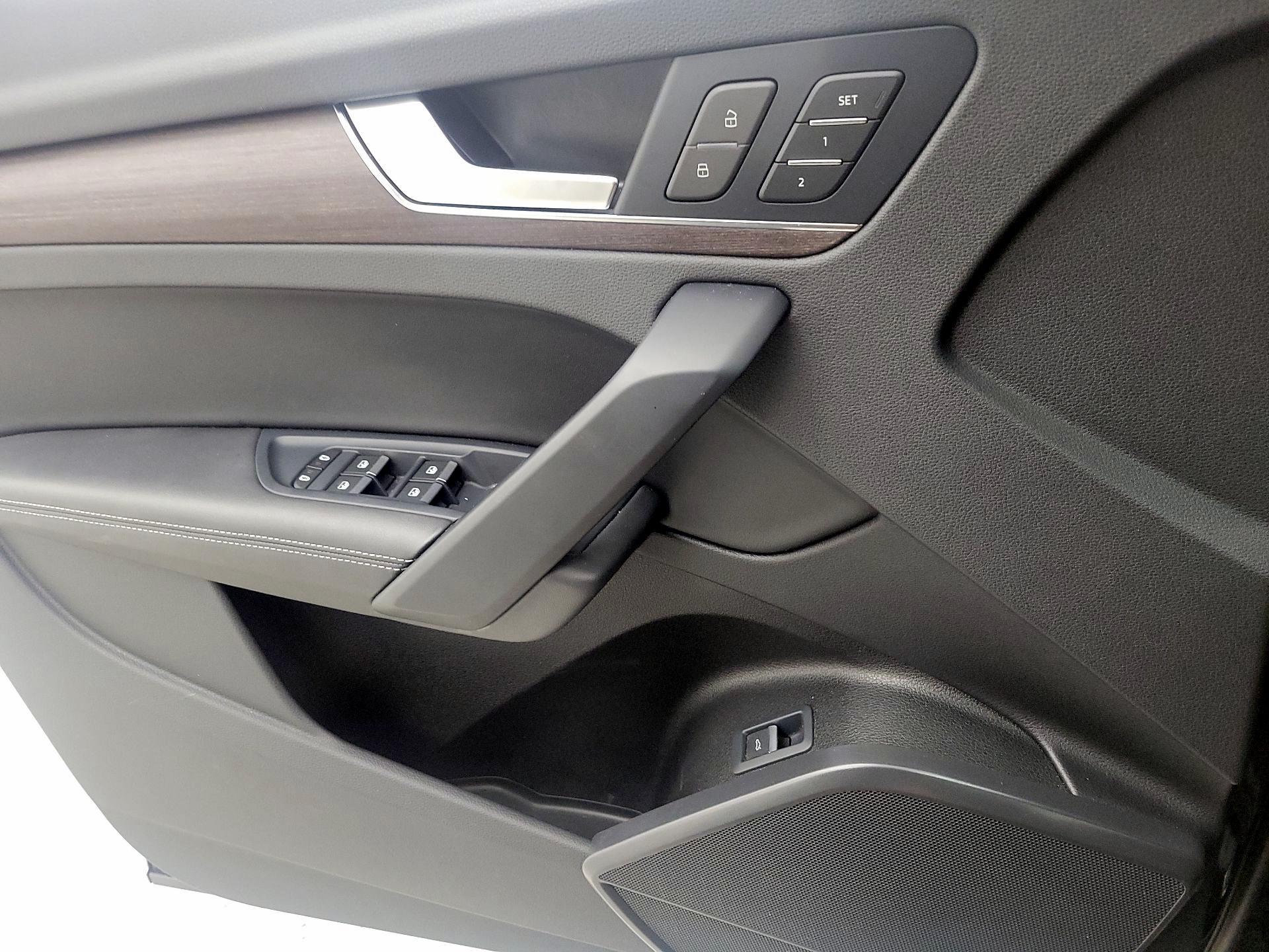 Thumbnail: 2021 Audi Q5 - 12