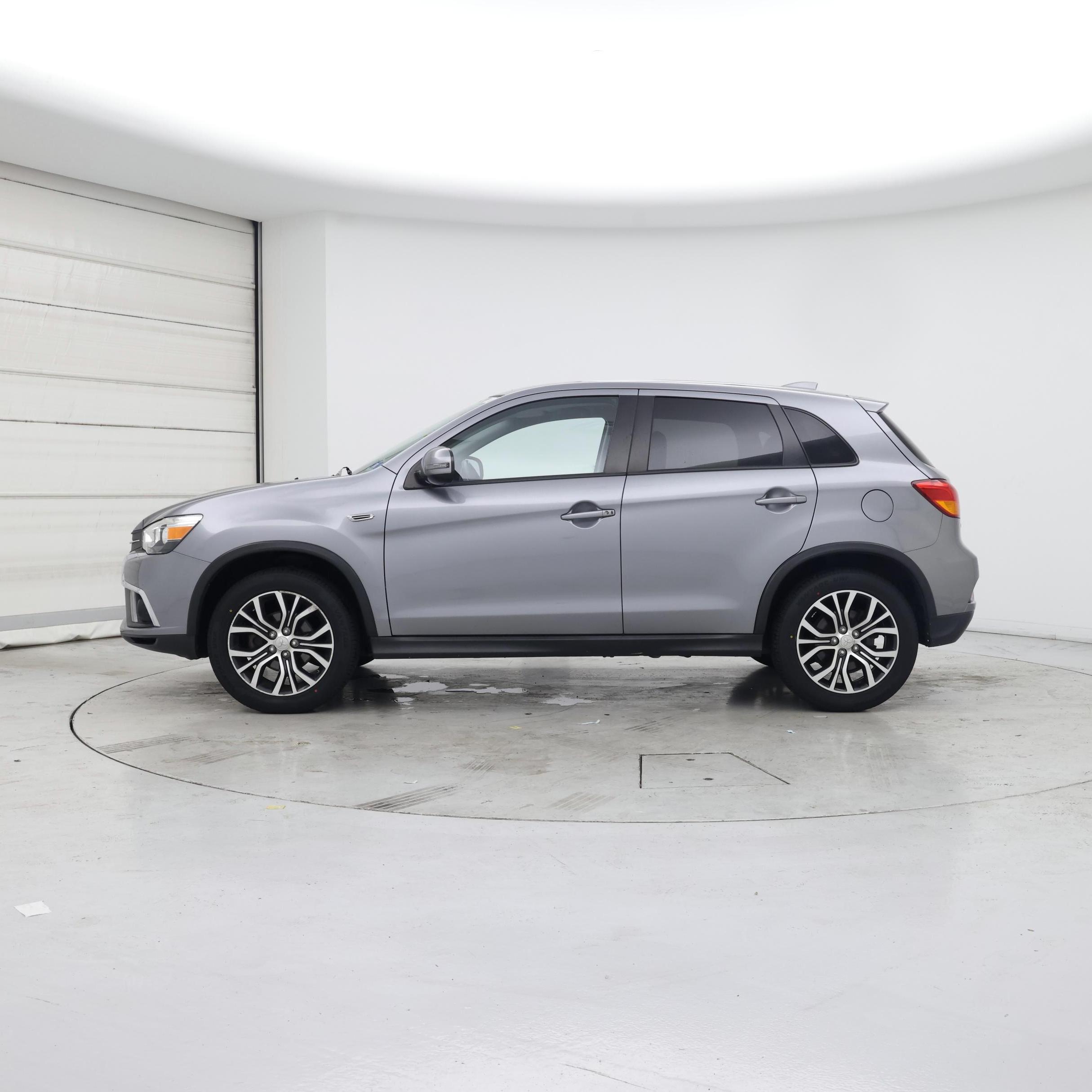 Thumbnail: 2018 Mitsubishi Outlander Sport - 3
