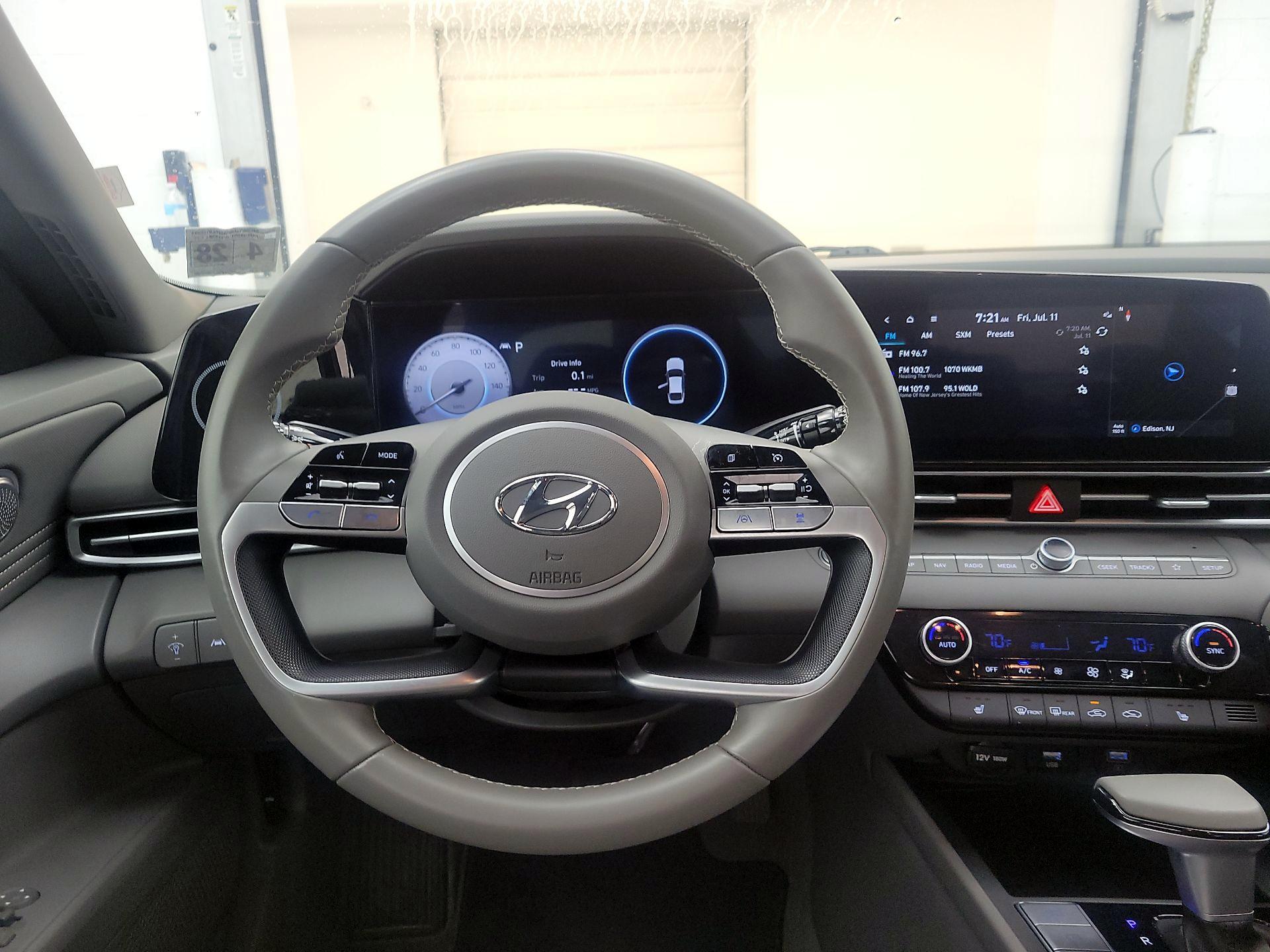 Thumbnail: 2023 Hyundai Elantra - 10