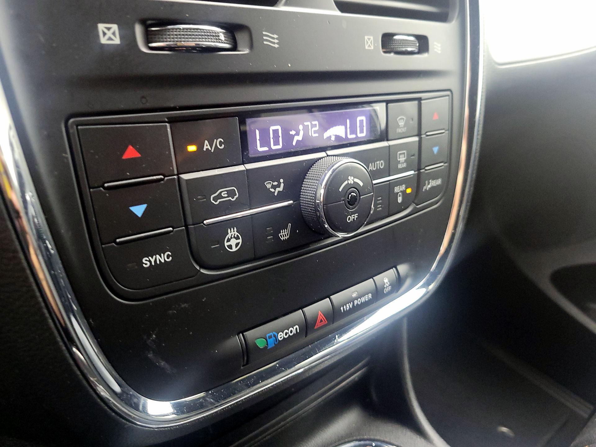 Thumbnail: 2018 Dodge Grand Caravan - 16