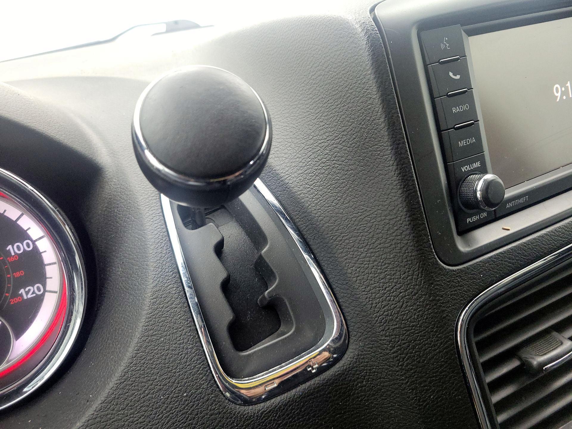 Thumbnail: 2018 Dodge Grand Caravan - 17