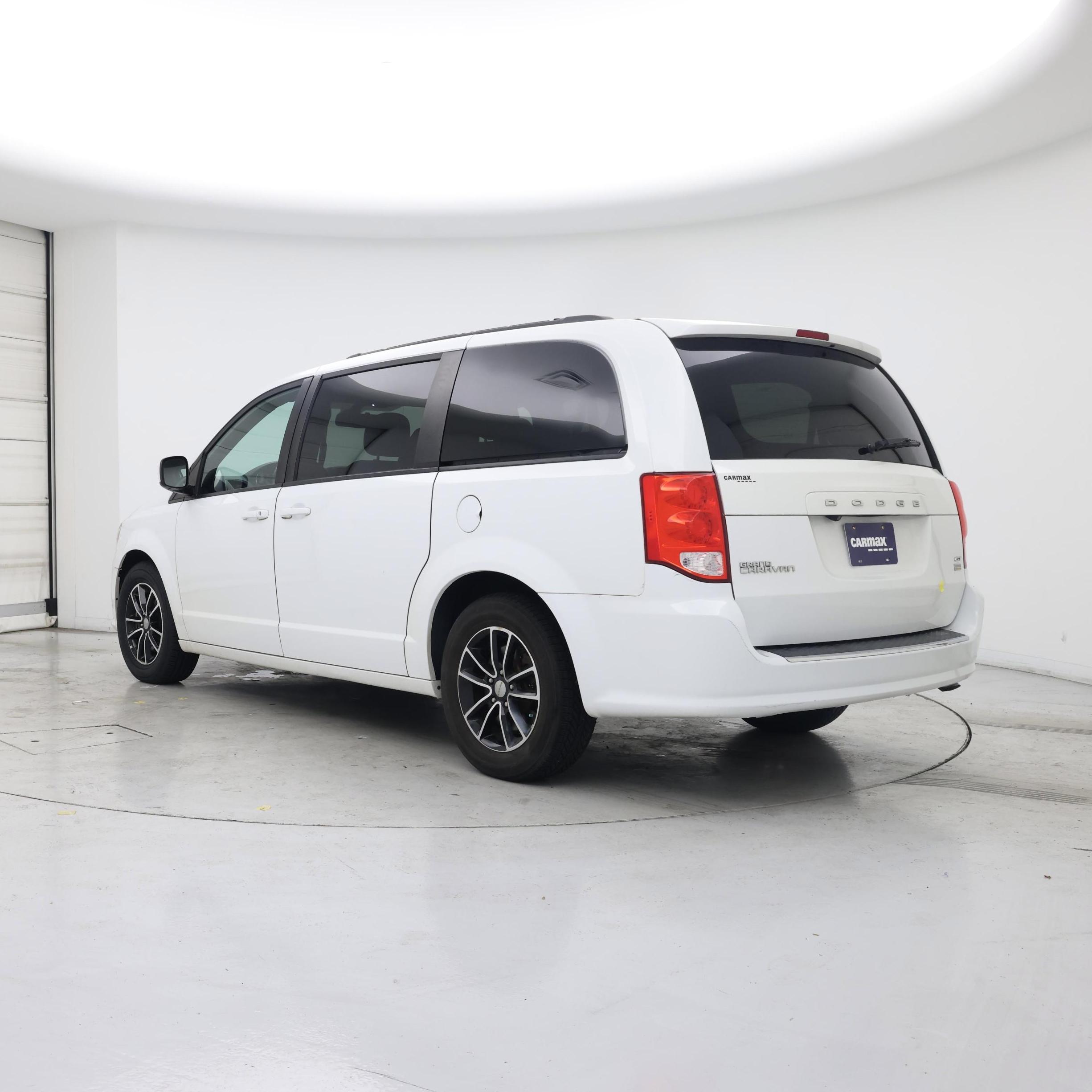 Thumbnail: 2018 Dodge Grand Caravan - 2