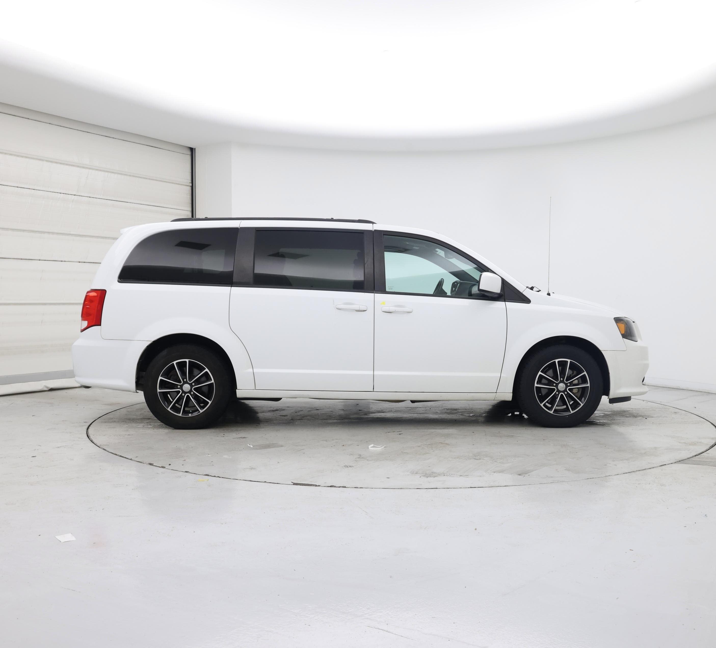 Thumbnail: 2018 Dodge Grand Caravan - 7