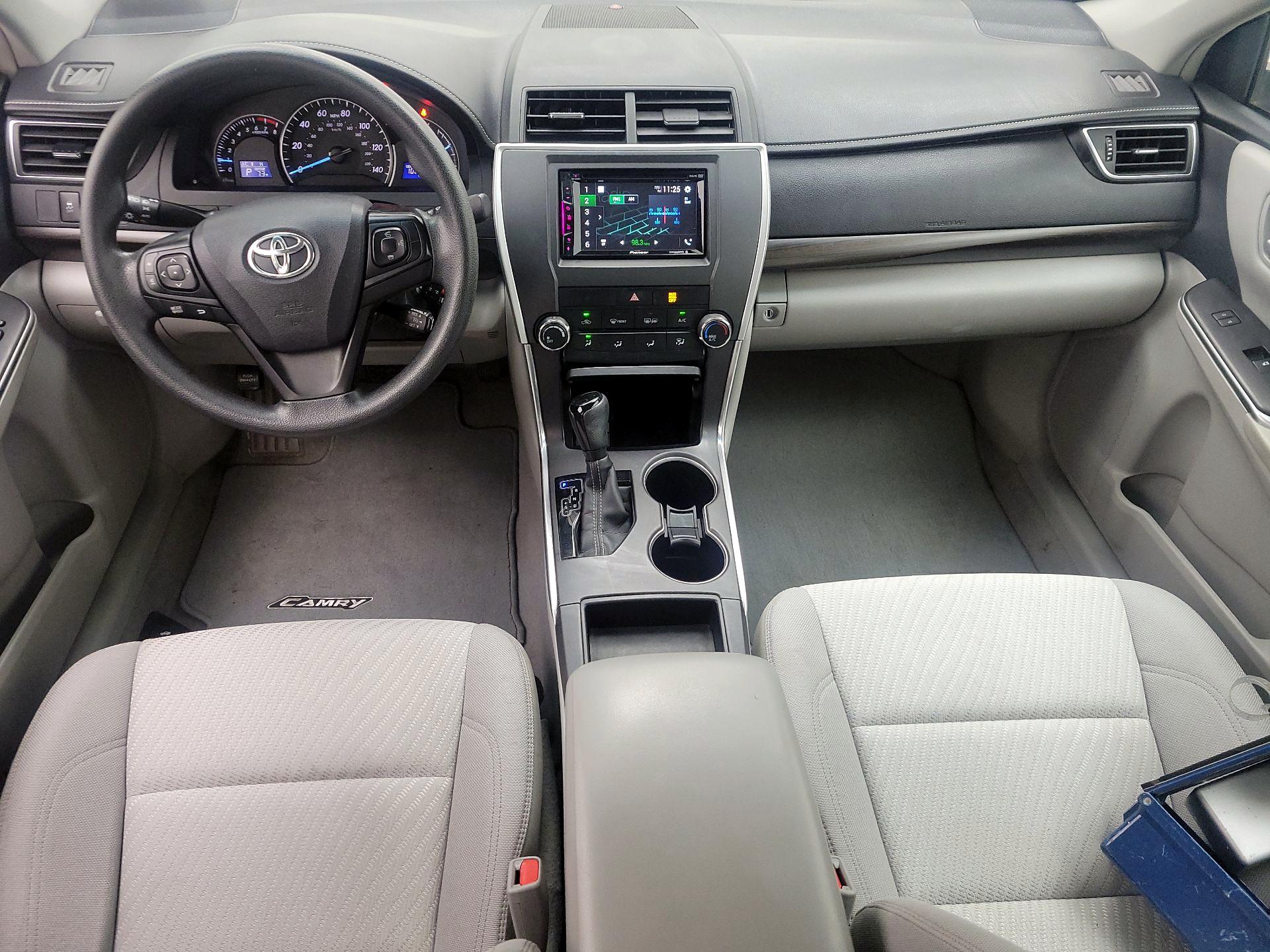 Thumbnail: 2015 Toyota Camry - 9