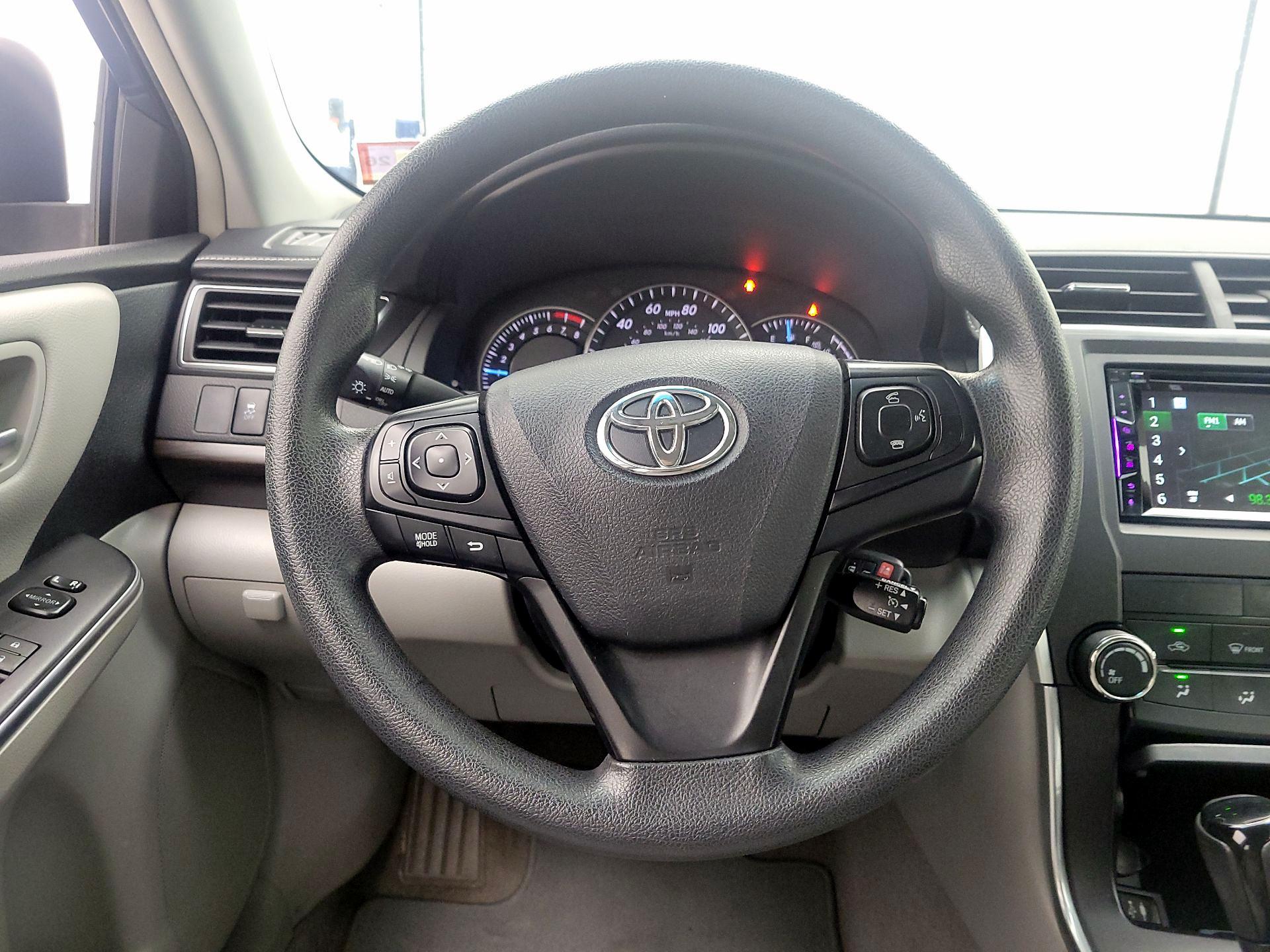 Thumbnail: 2015 Toyota Camry - 10