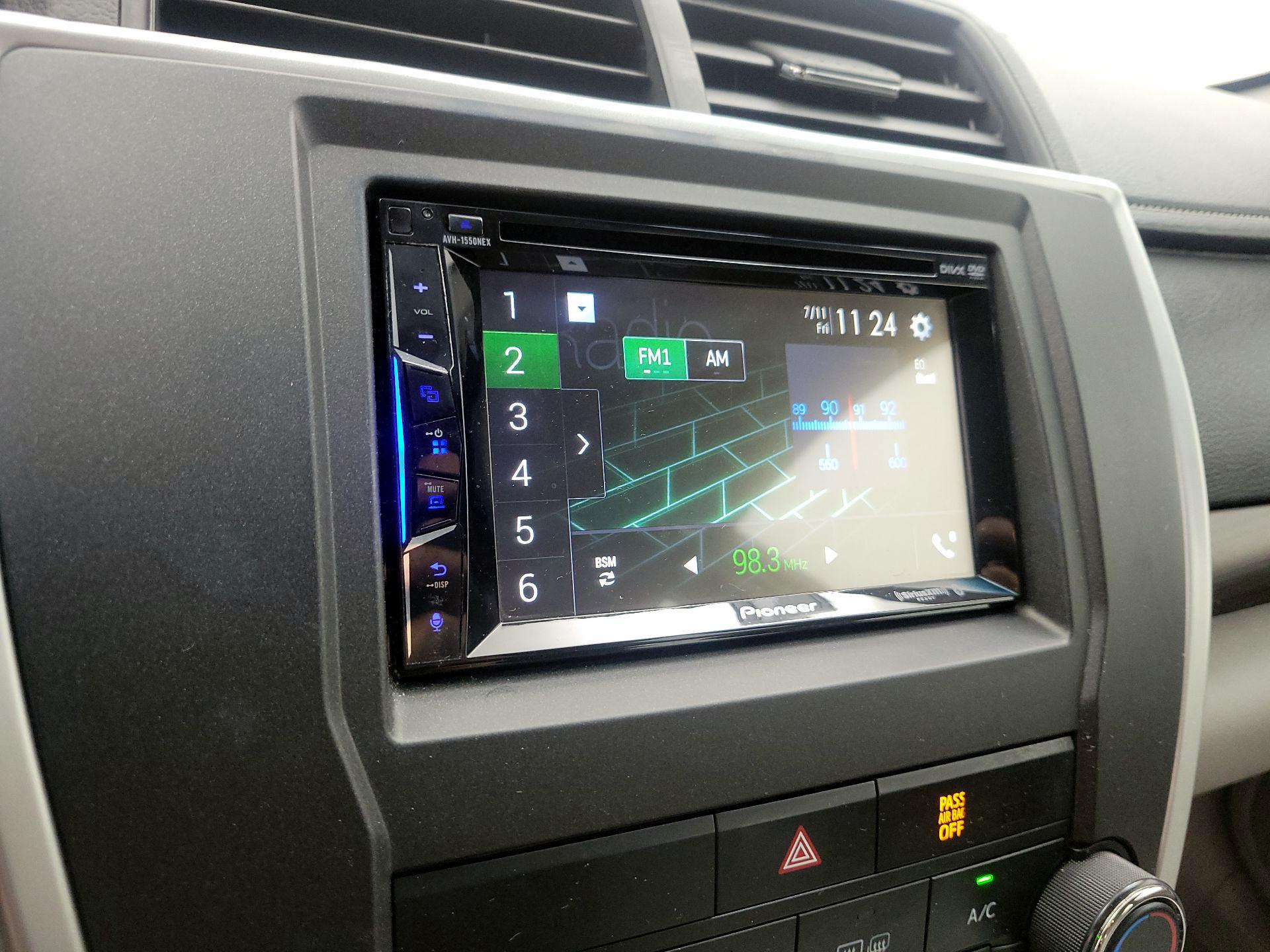 Thumbnail: 2015 Toyota Camry - 15