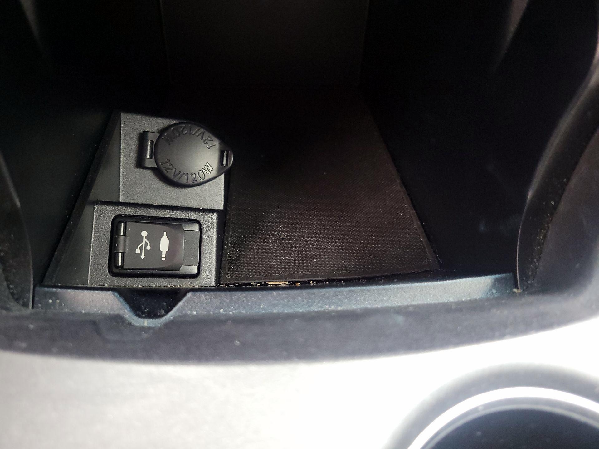 Thumbnail: 2015 Toyota Camry - 18