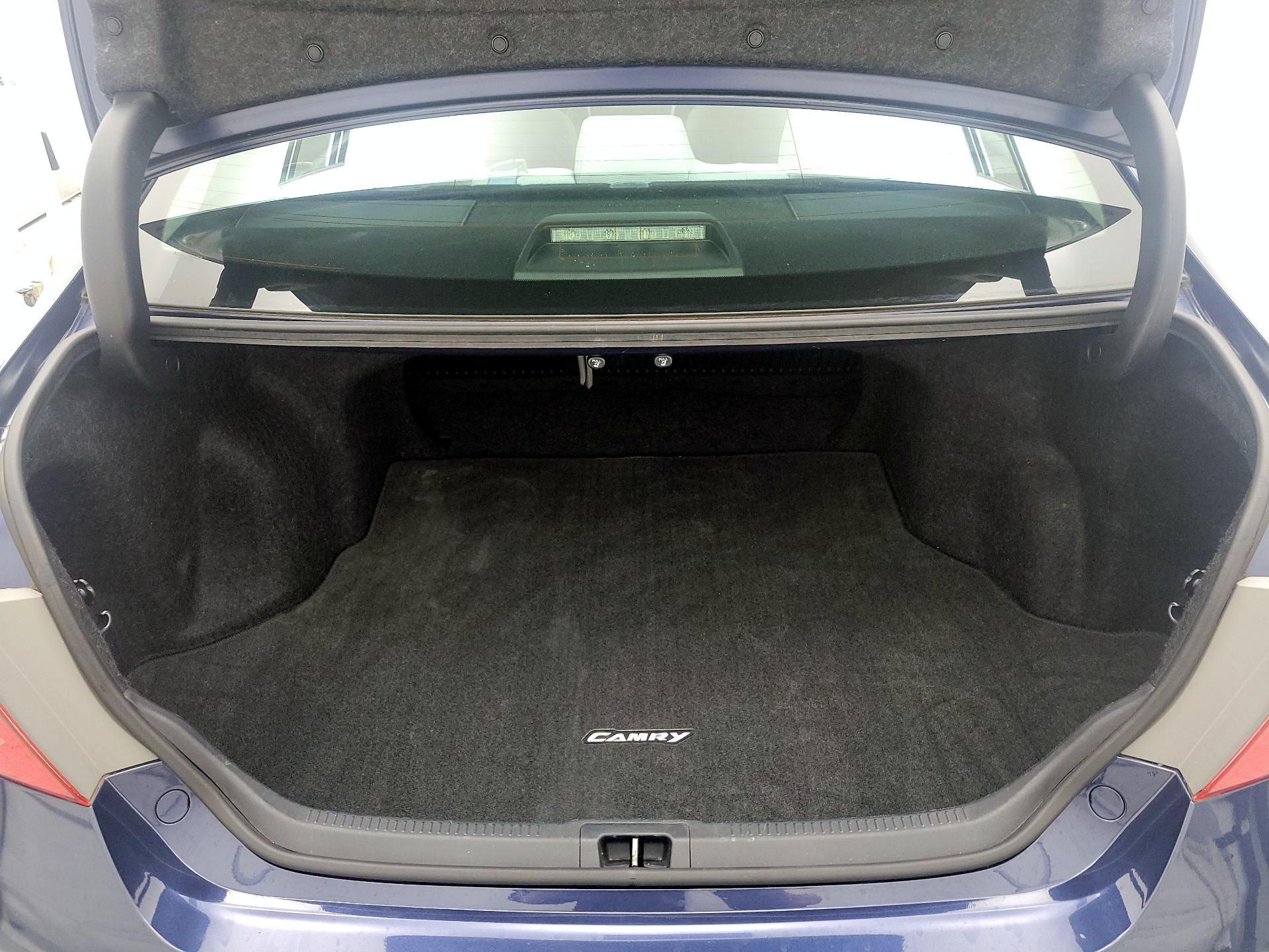 Thumbnail: 2015 Toyota Camry - 20