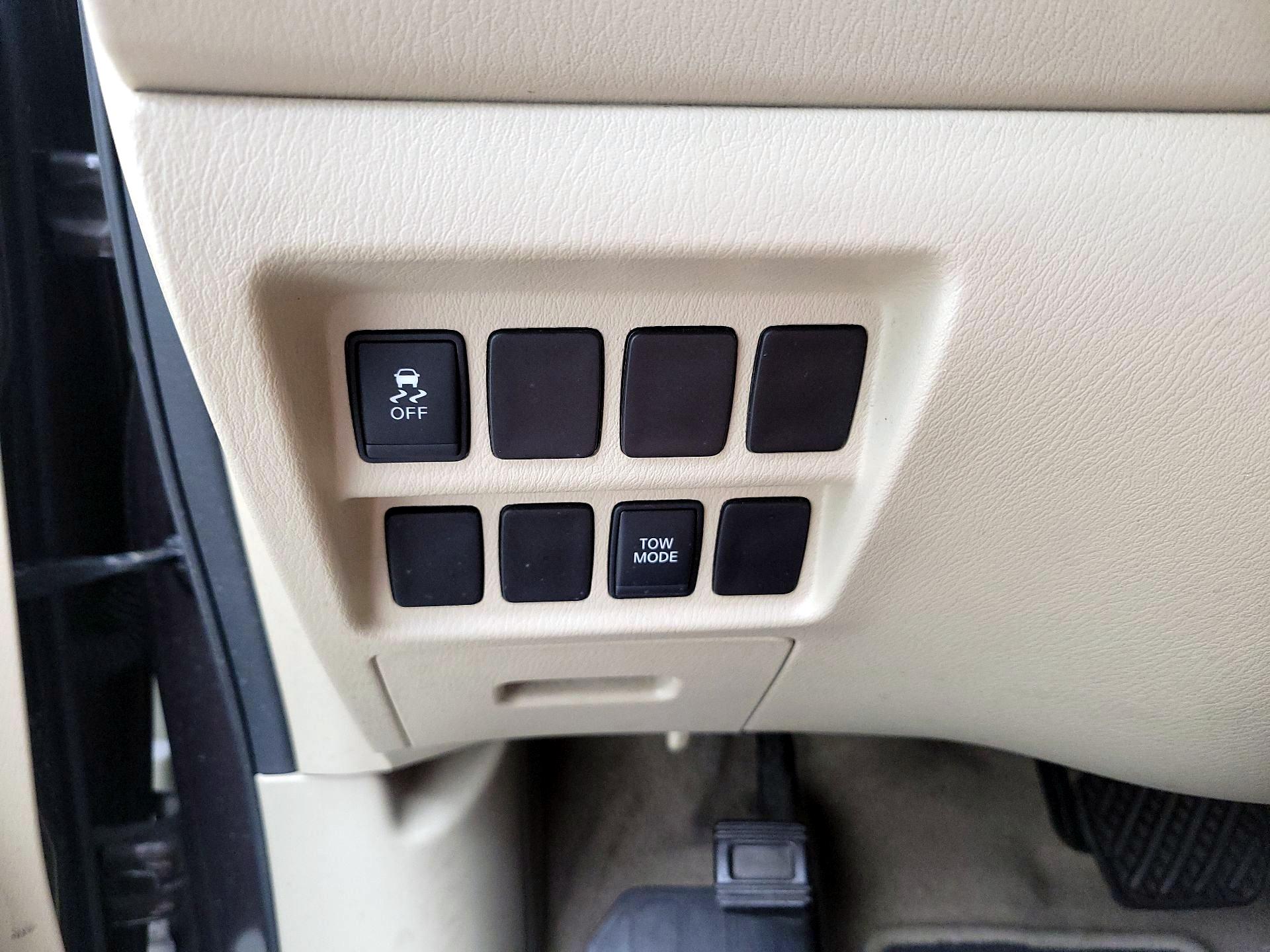 Thumbnail: 2015 Nissan Pathfinder - 13