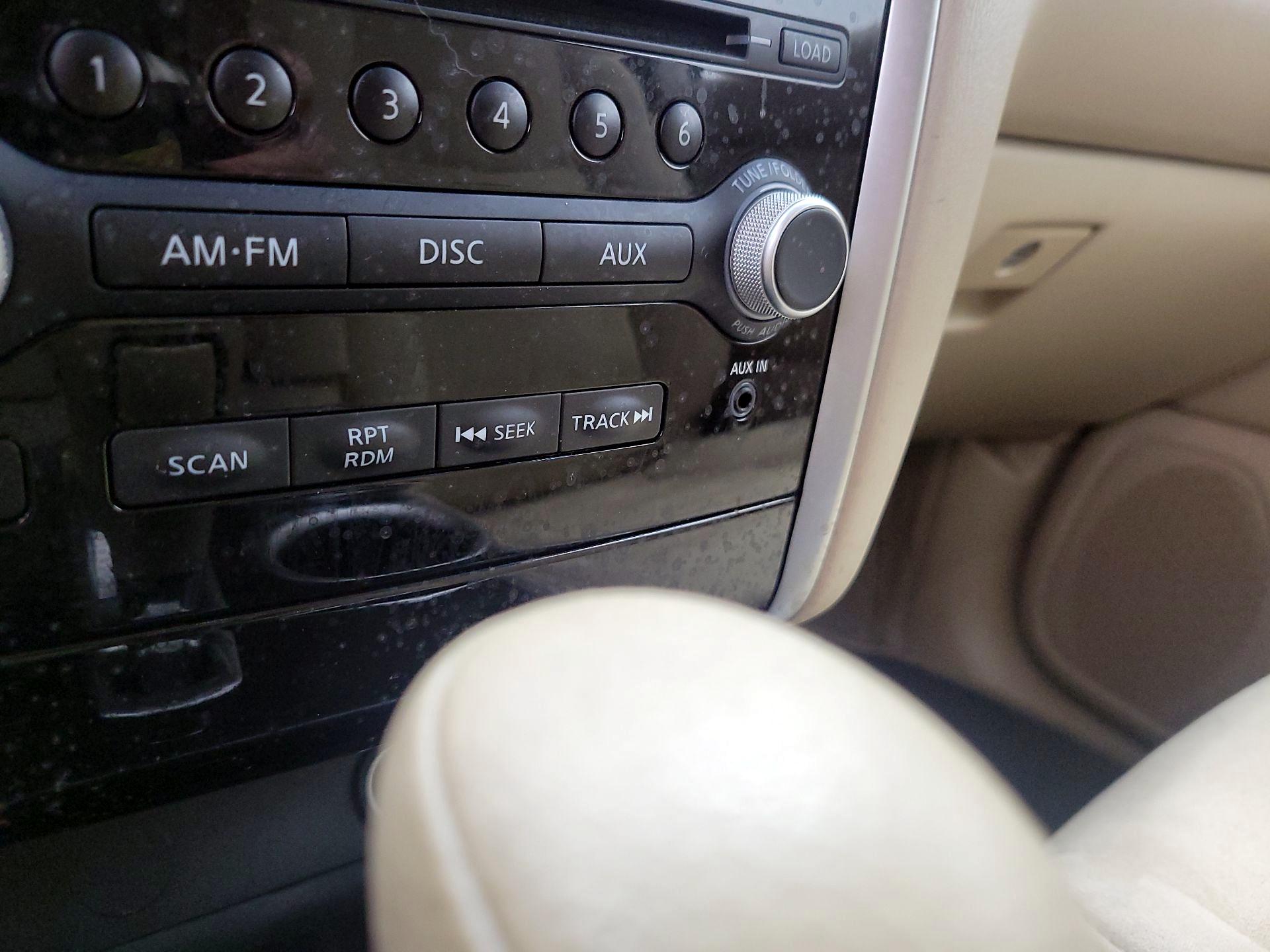 Thumbnail: 2015 Nissan Pathfinder - 17
