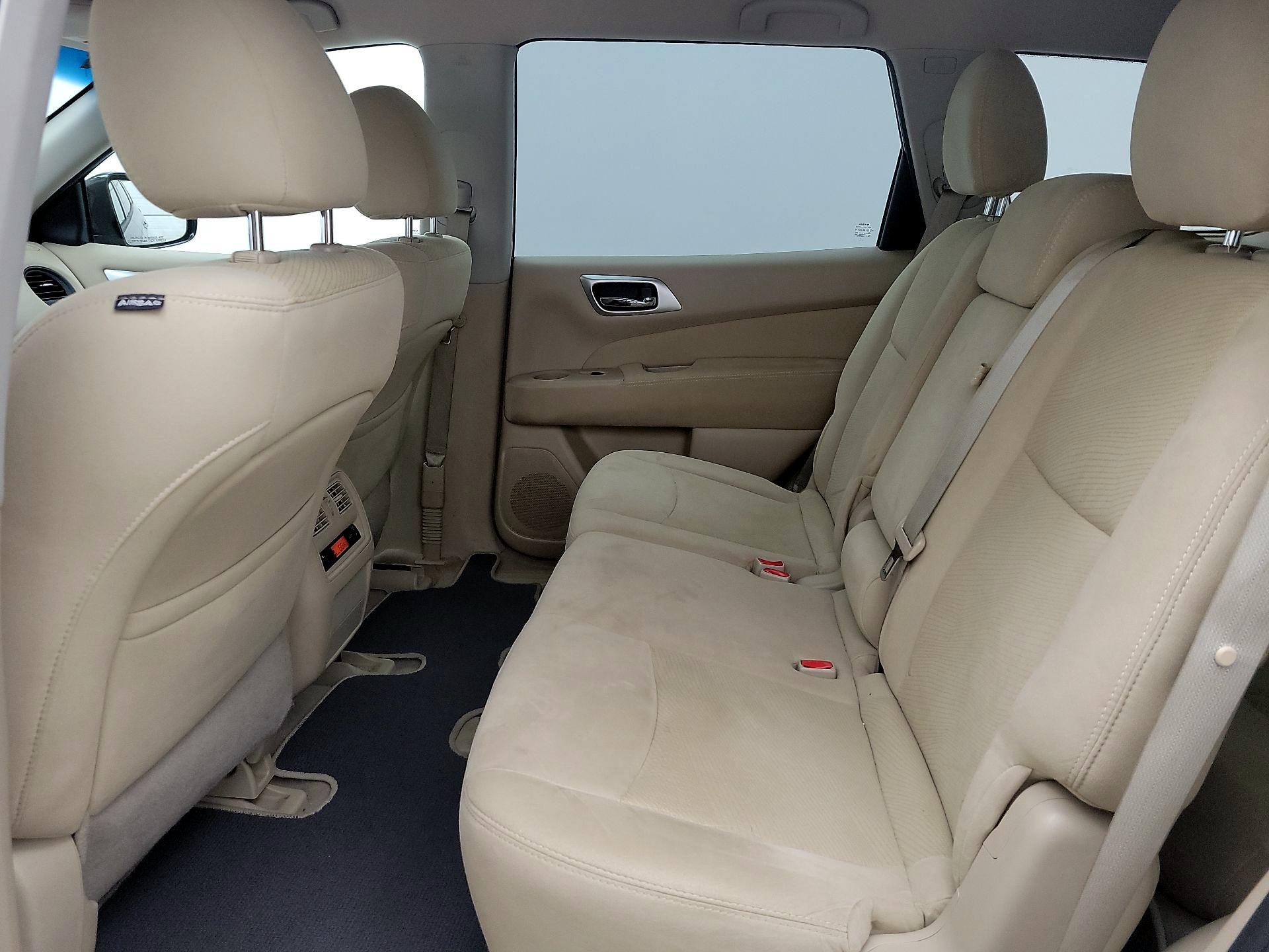 Thumbnail: 2015 Nissan Pathfinder - 18