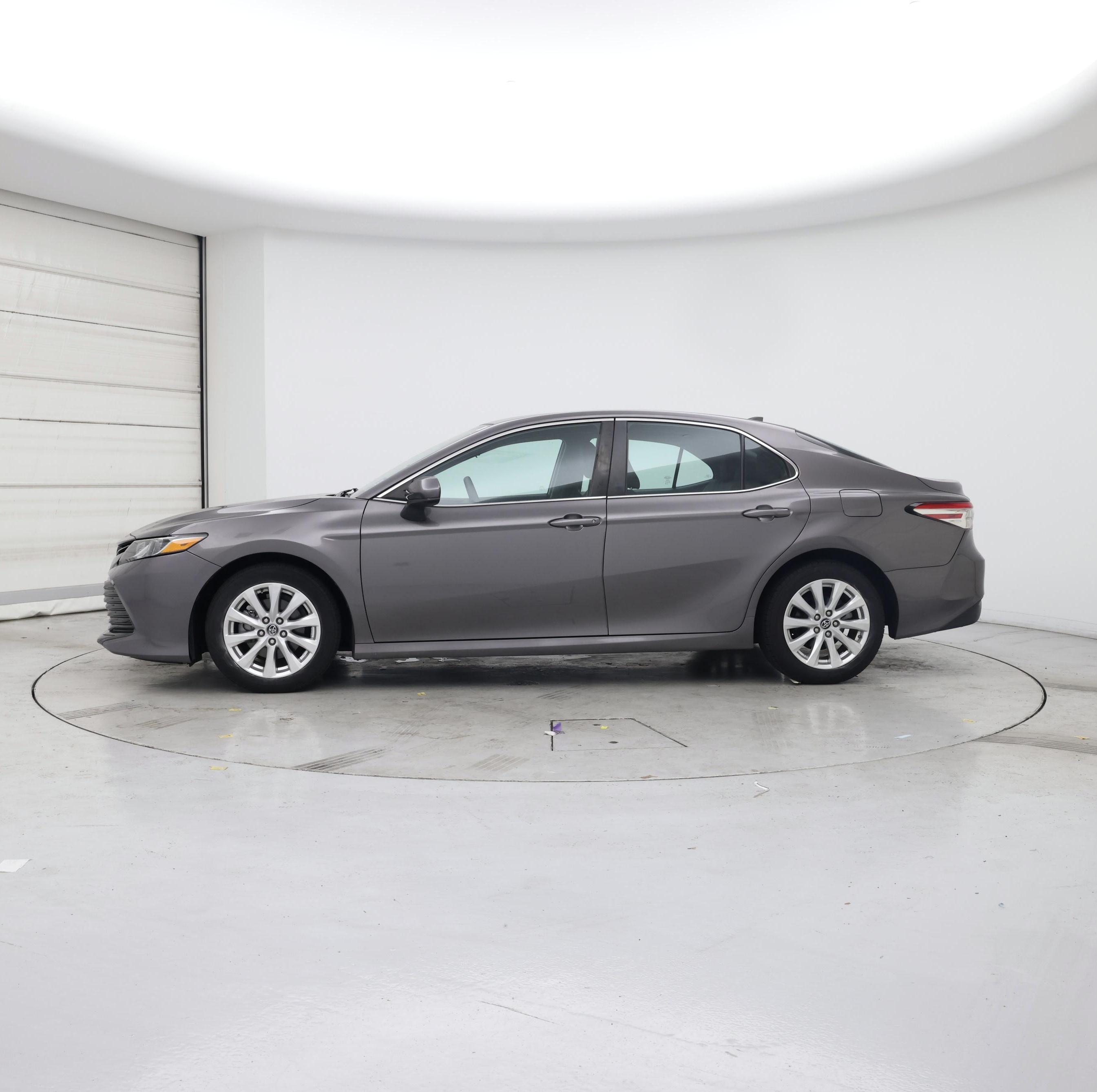 Thumbnail: 2020 Toyota Camry - 3
