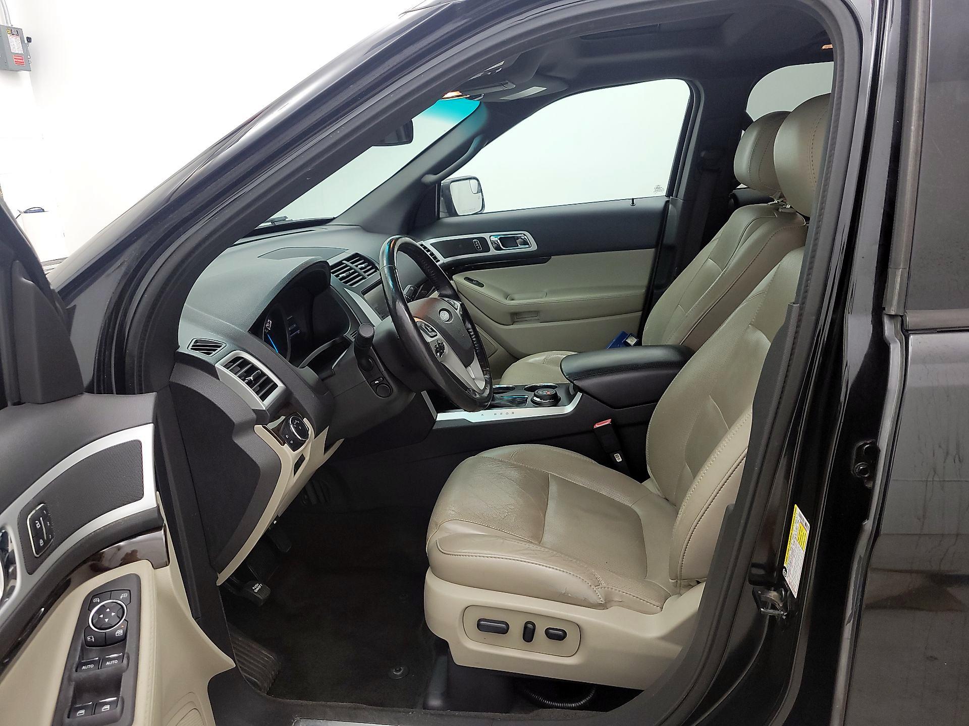 Thumbnail: 2013 Ford Explorer - 11