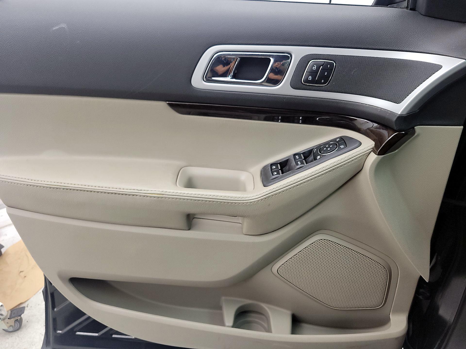 Thumbnail: 2013 Ford Explorer - 12