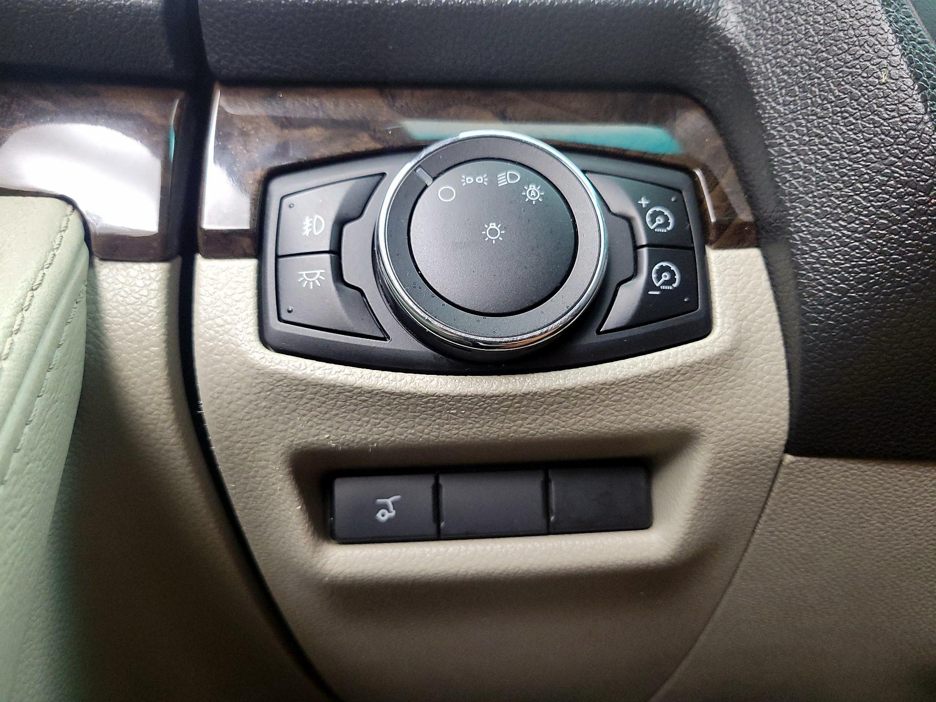 Thumbnail: 2013 Ford Explorer - 13