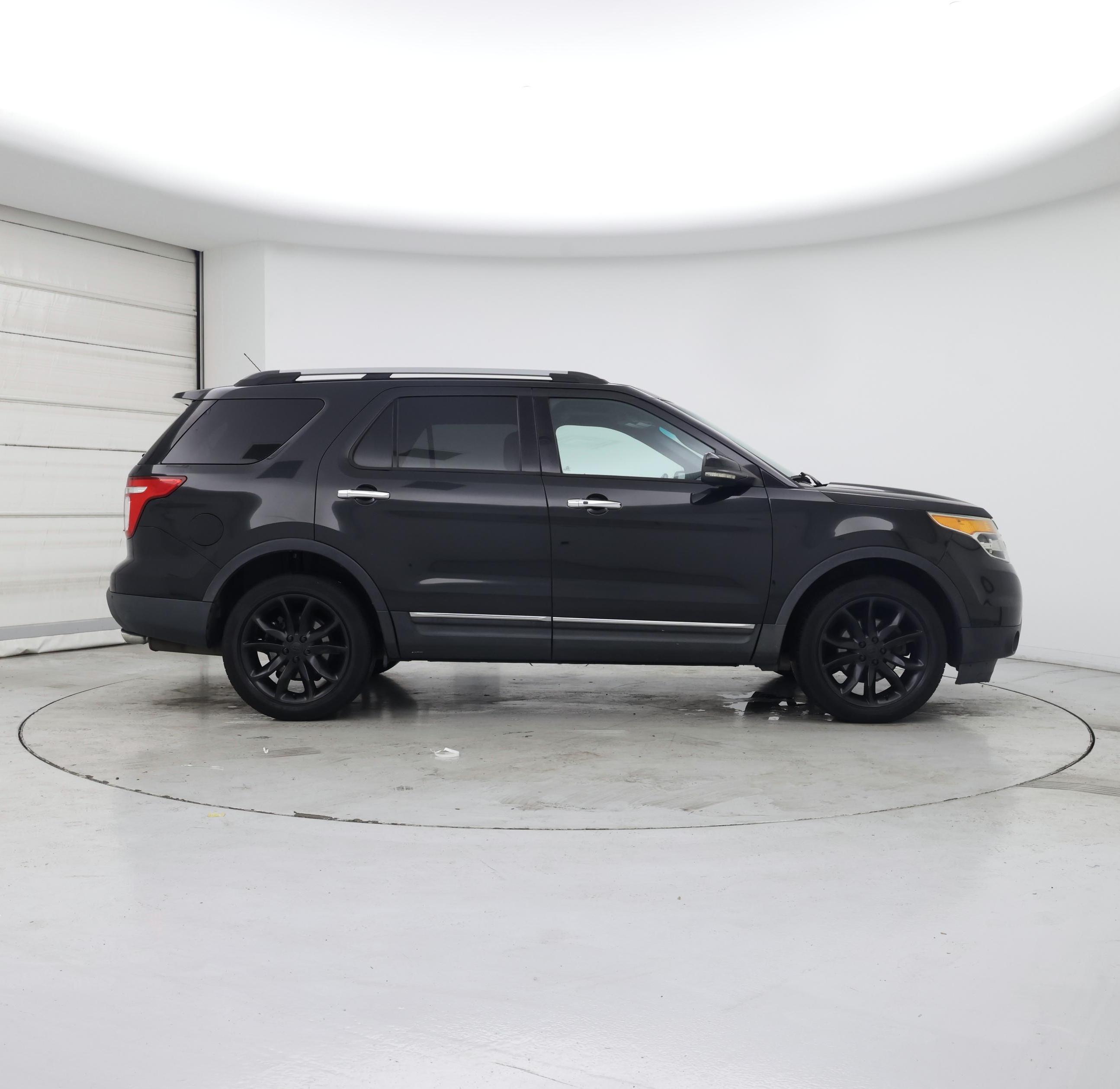 Thumbnail: 2013 Ford Explorer - 7