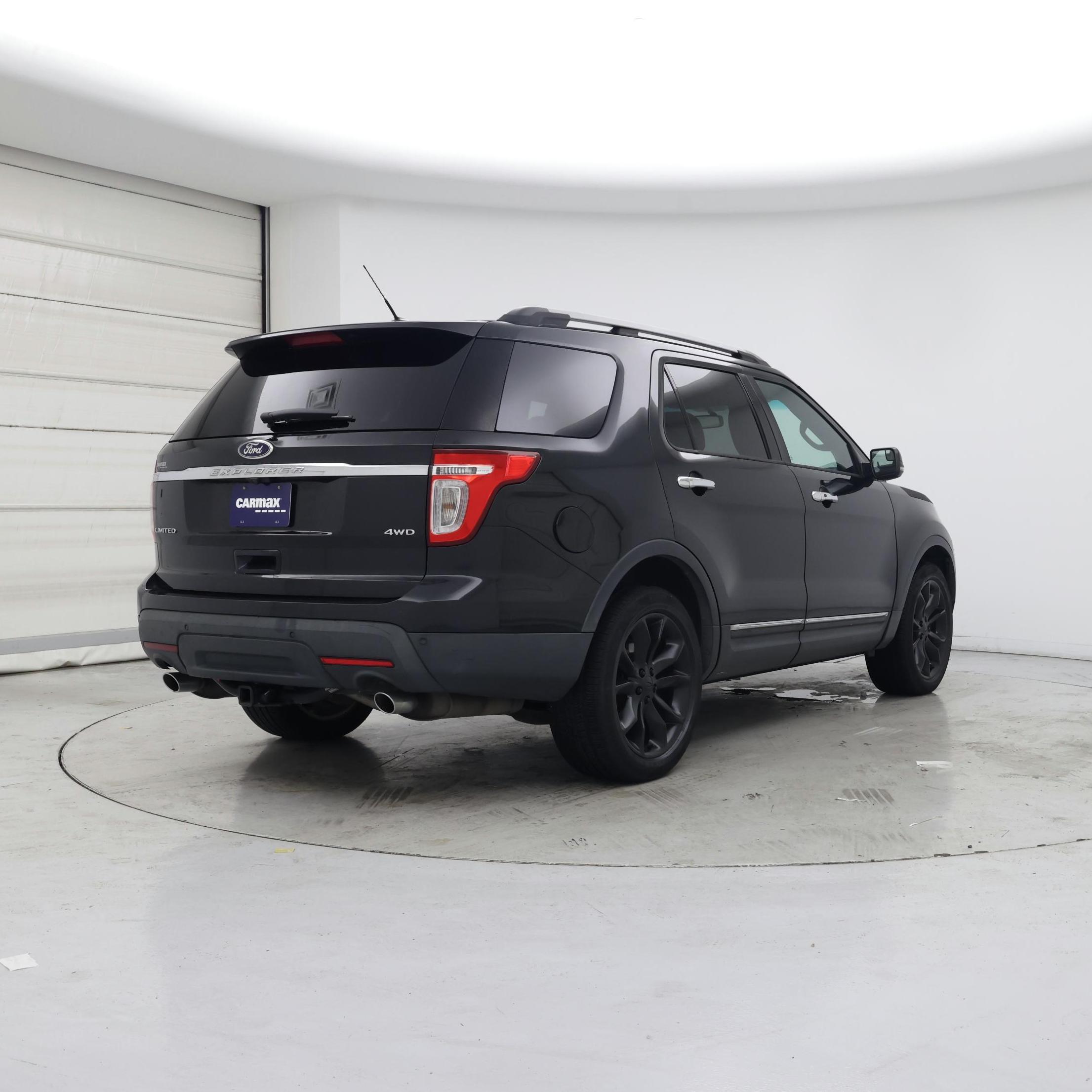 Thumbnail: 2013 Ford Explorer - 8