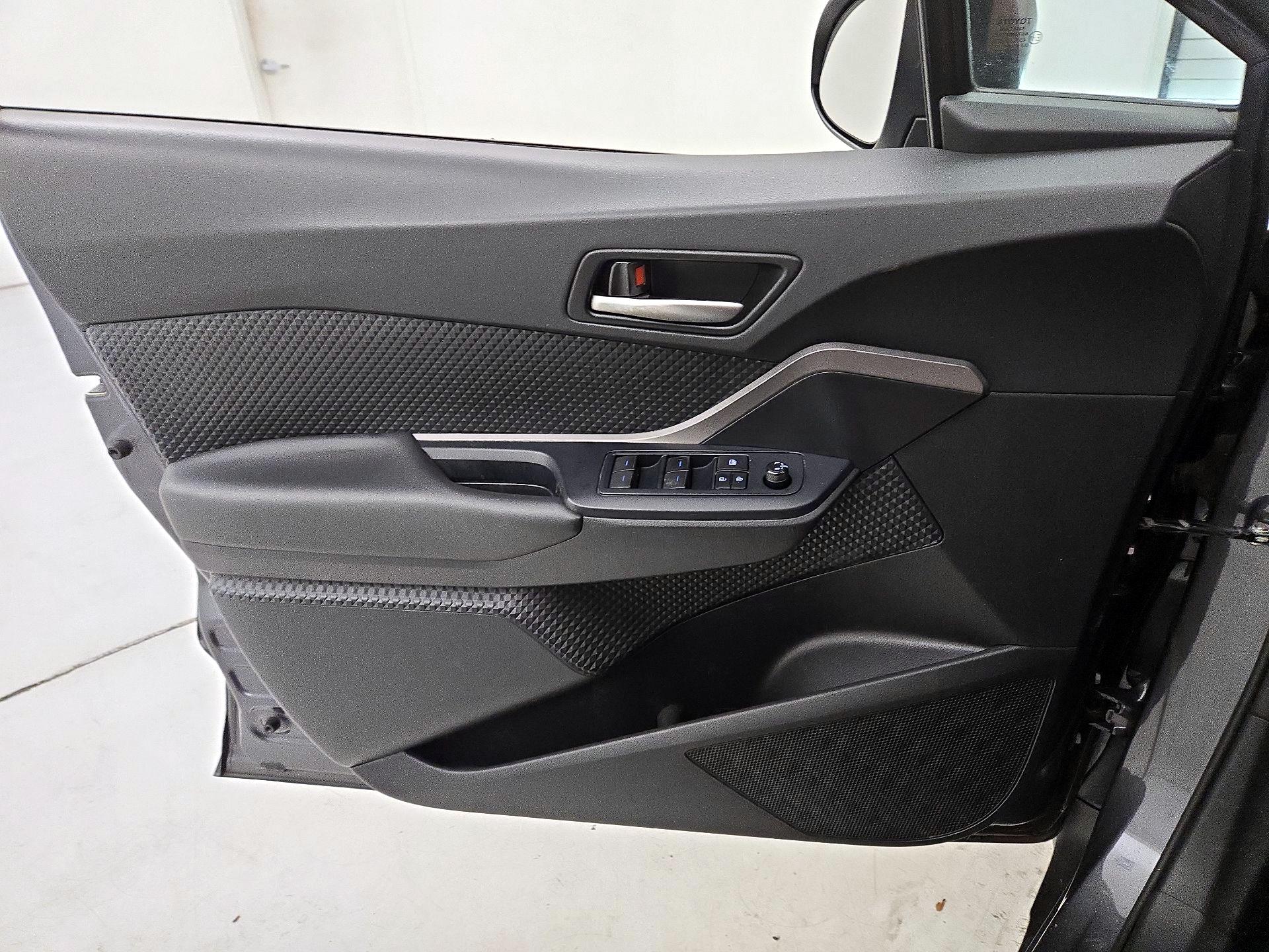 Thumbnail: 2021 Toyota C-HR - 12