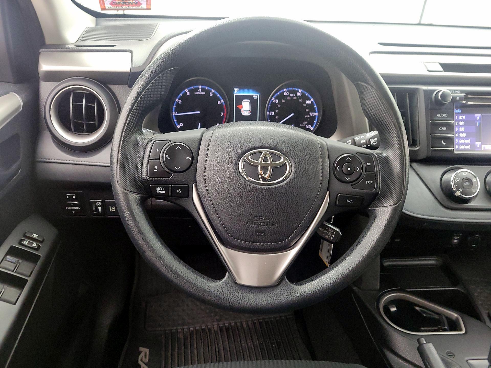 Thumbnail: 2017 Toyota RAV4 - 10