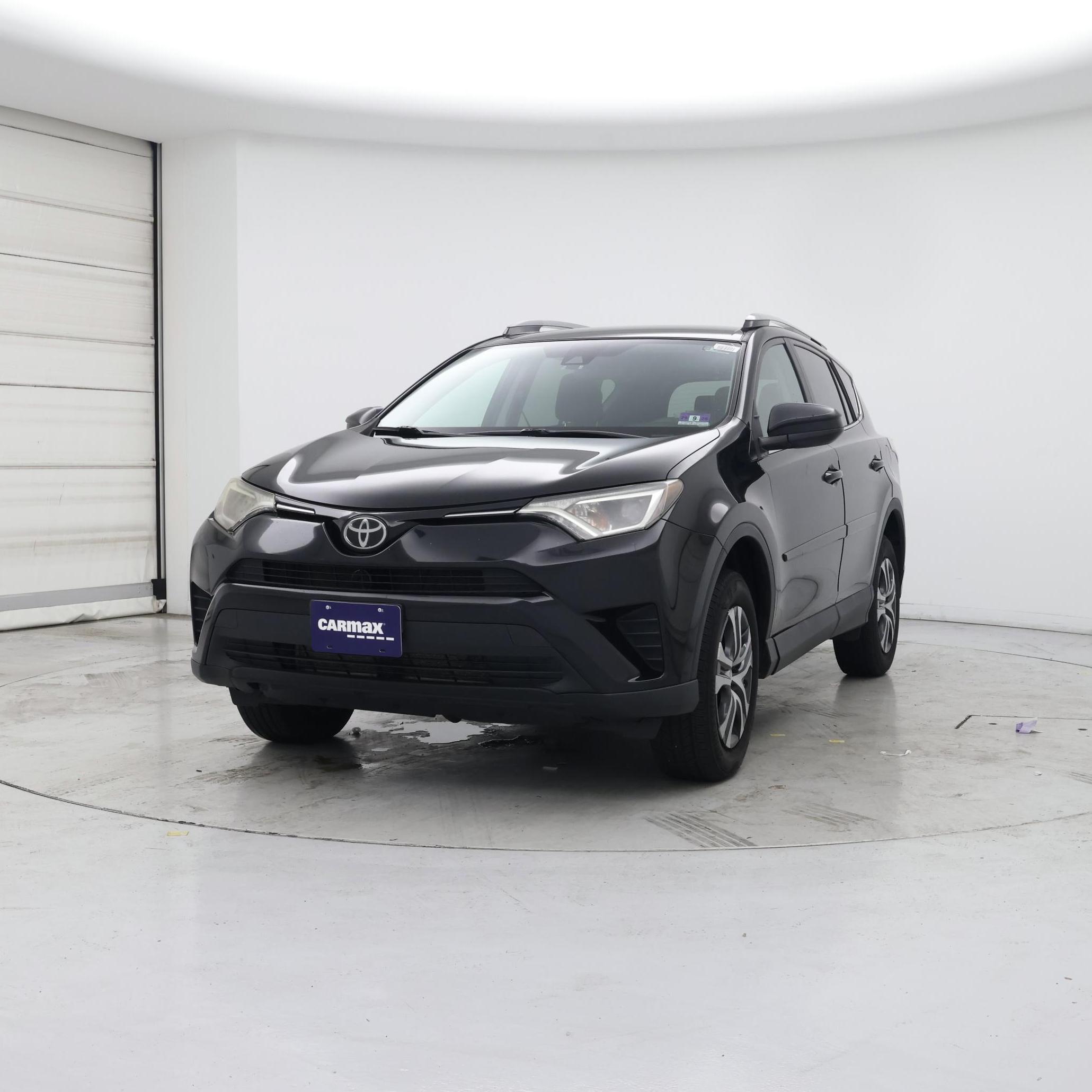 Thumbnail: 2017 Toyota RAV4 - 4