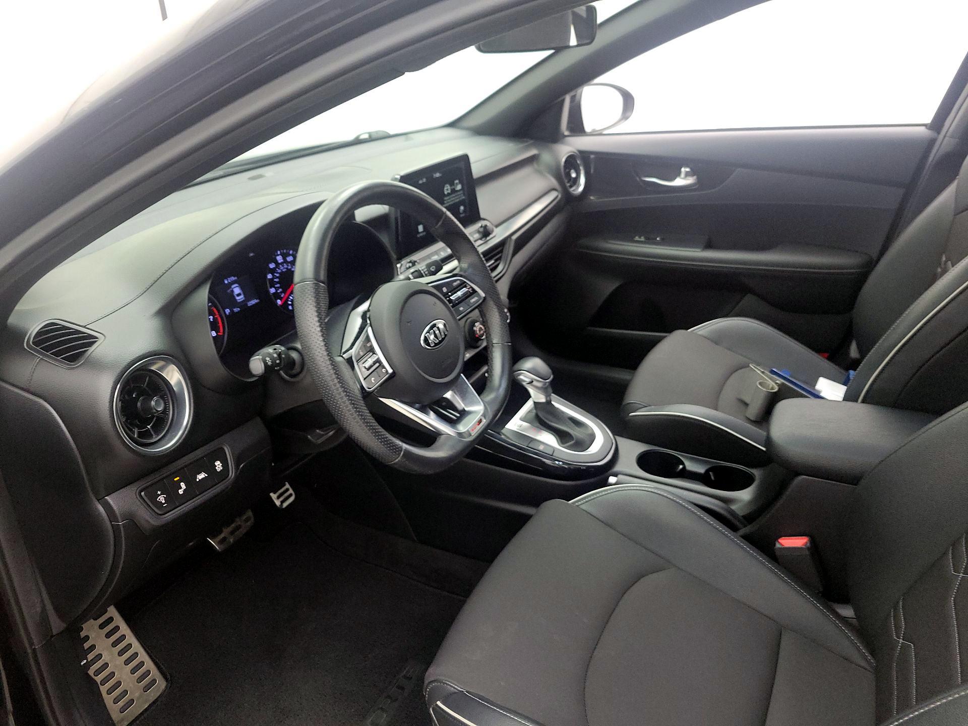 Thumbnail: 2020 Kia Forte - 11