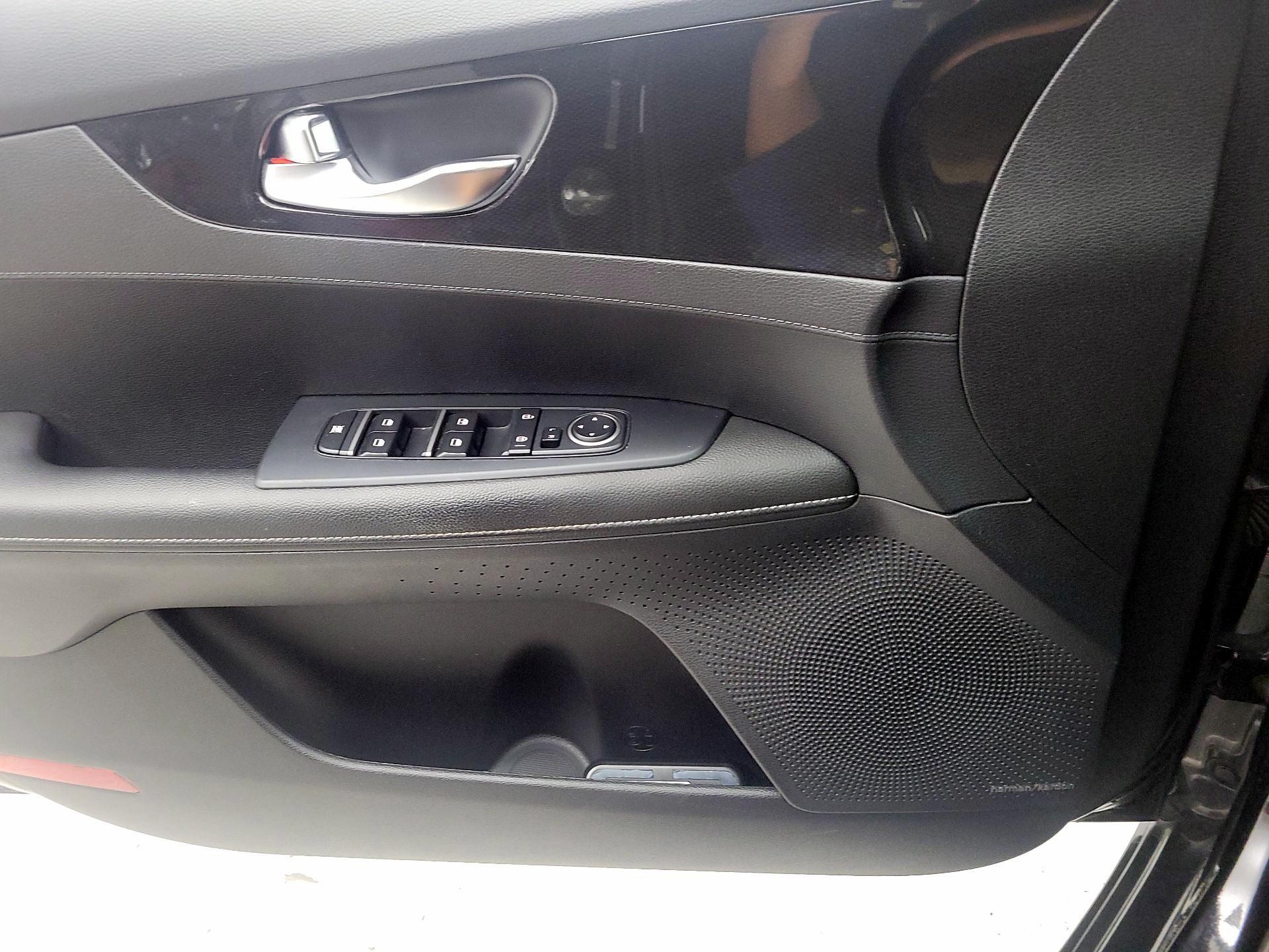 Thumbnail: 2020 Kia Forte - 12