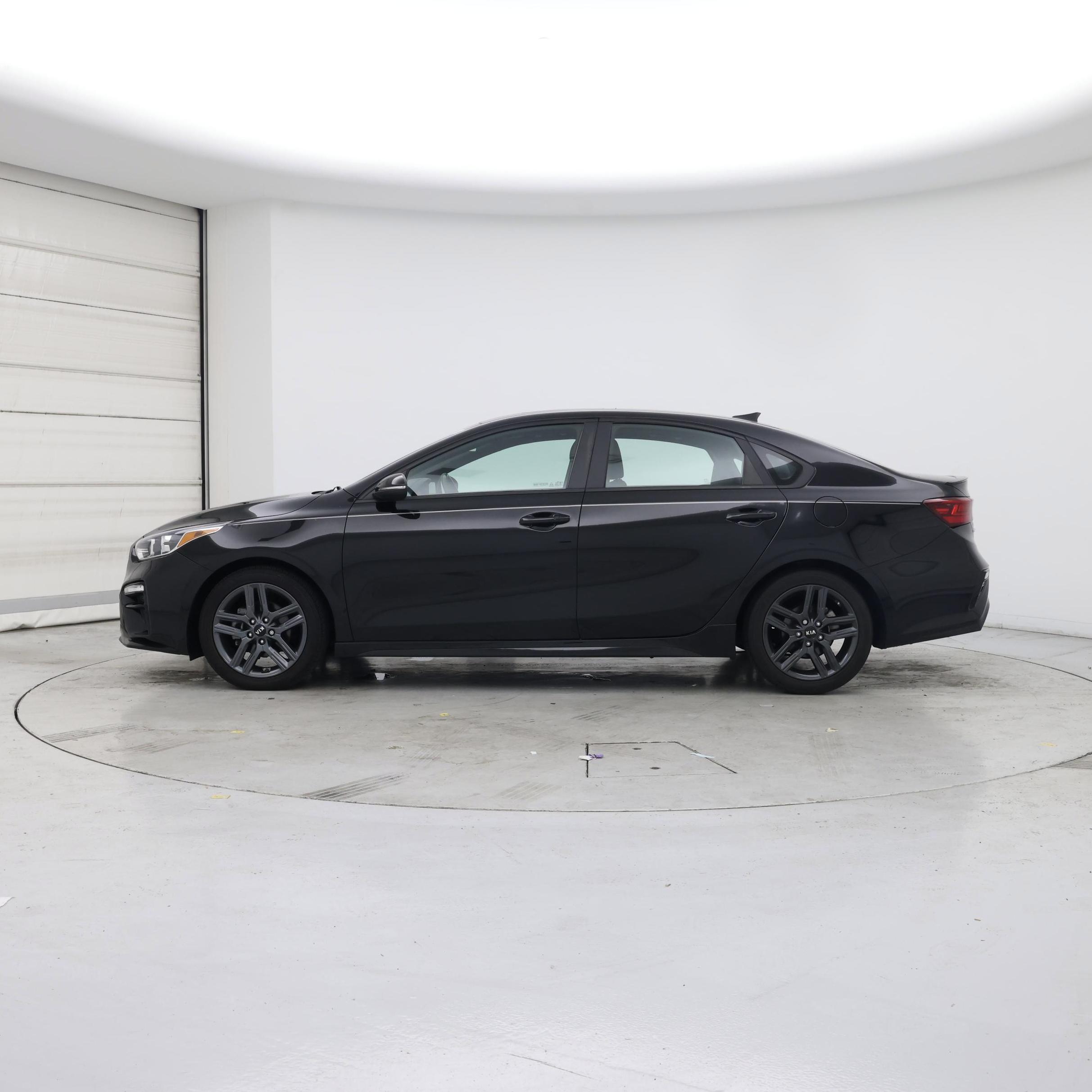Thumbnail: 2020 Kia Forte - 3