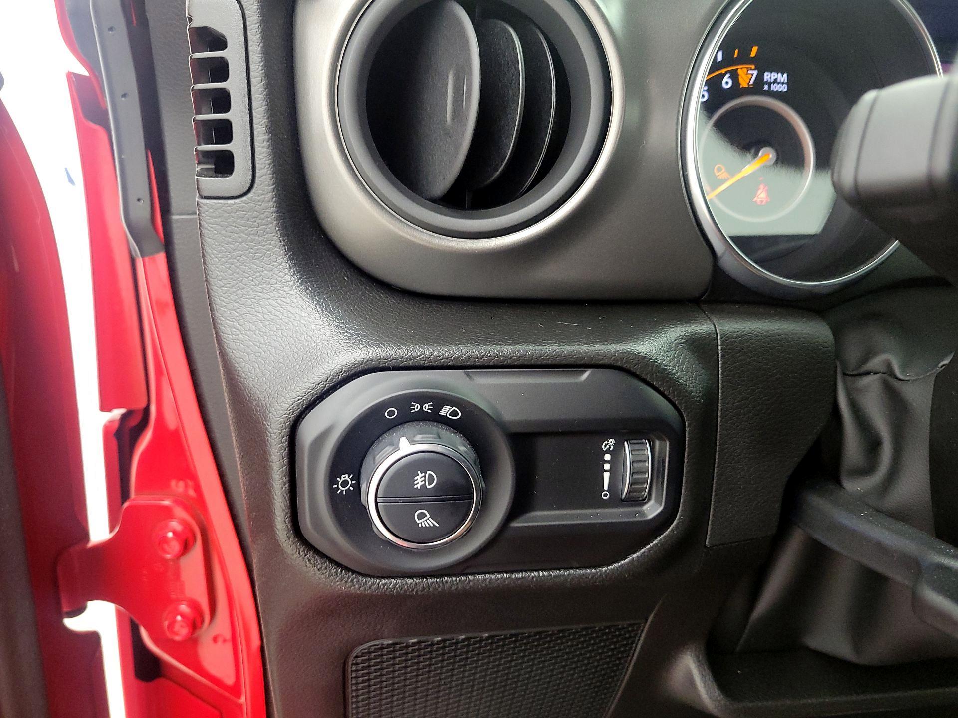 Thumbnail: 2023 Jeep Gladiator - 13