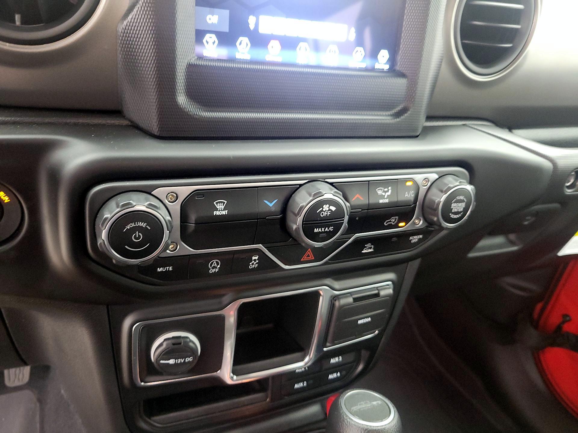 Thumbnail: 2023 Jeep Gladiator - 16