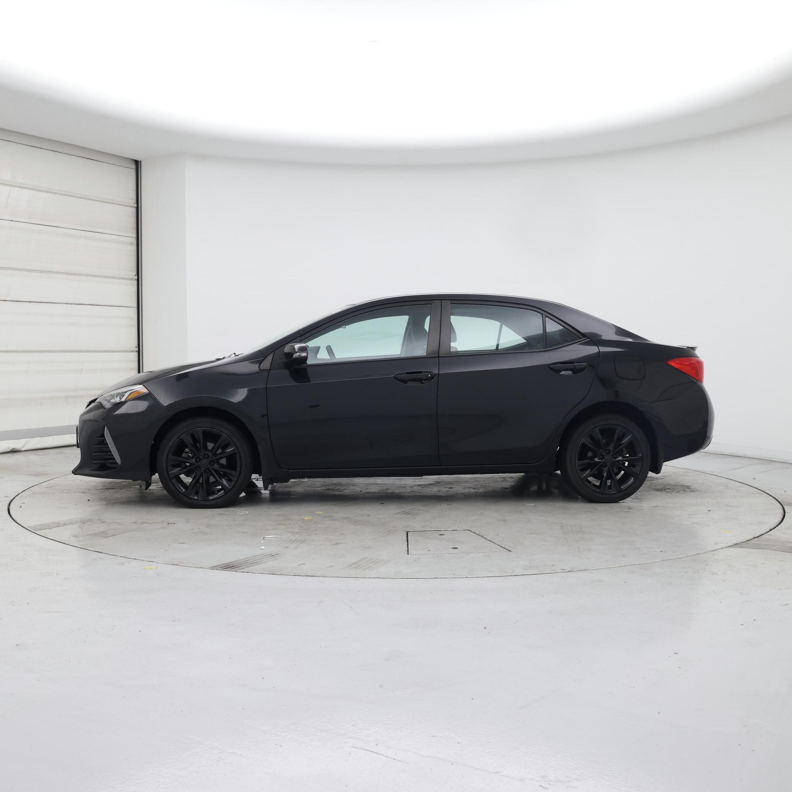 Thumbnail: 2018 Toyota Corolla - 3