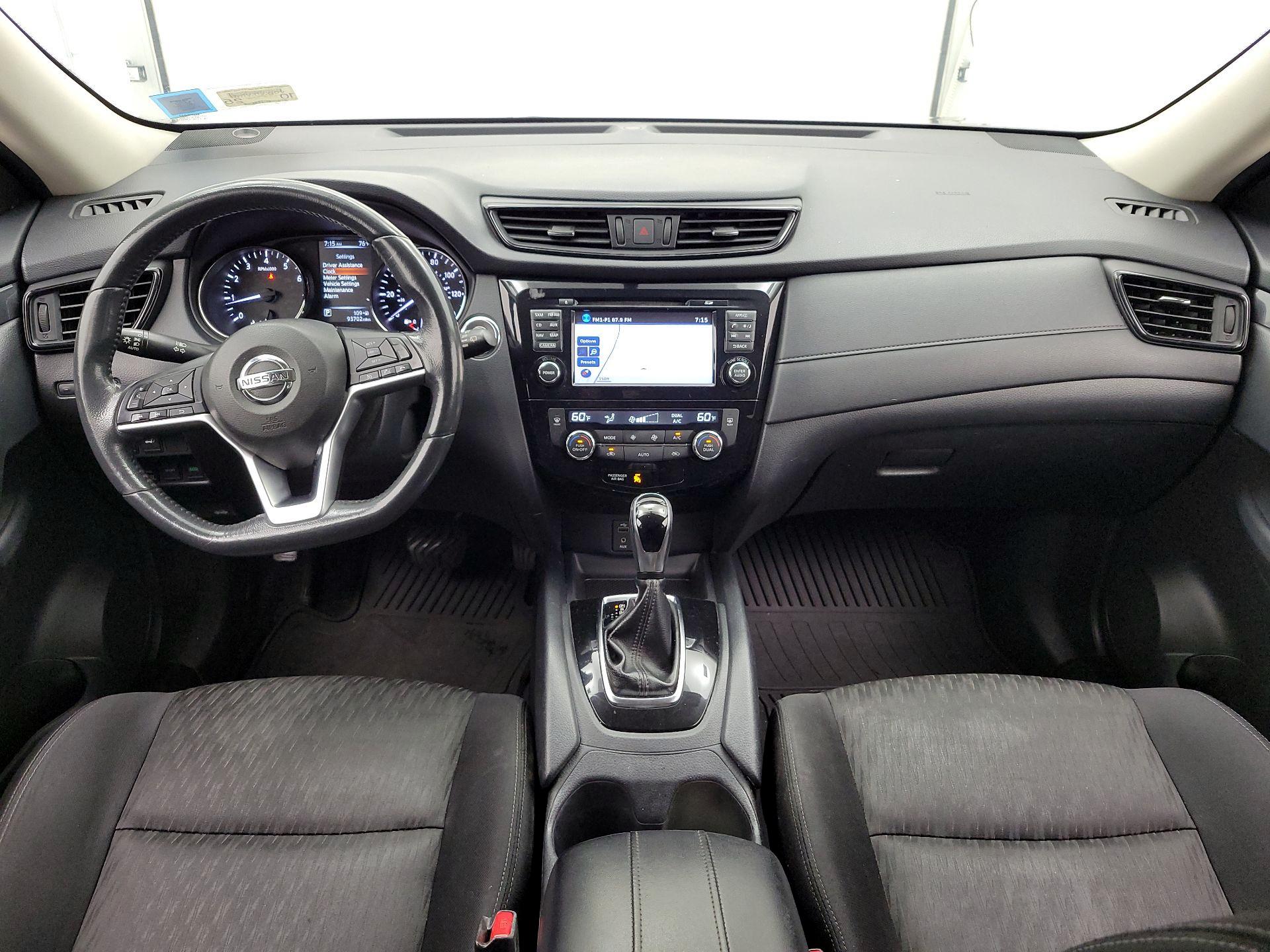 Thumbnail: 2017 Nissan Rogue - 9