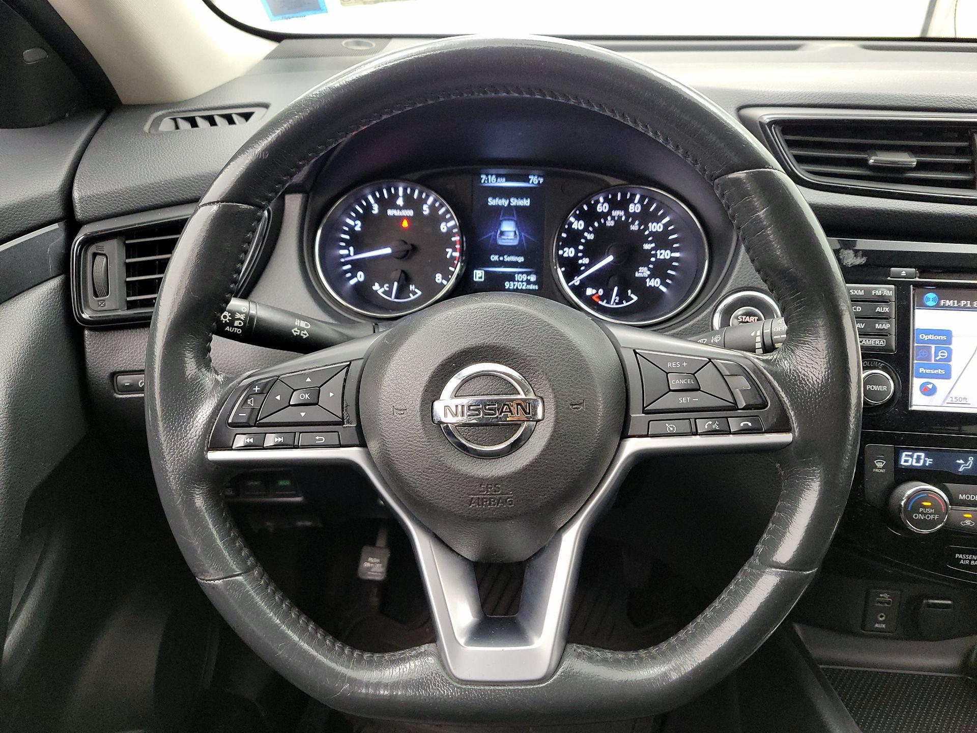 Thumbnail: 2017 Nissan Rogue - 10