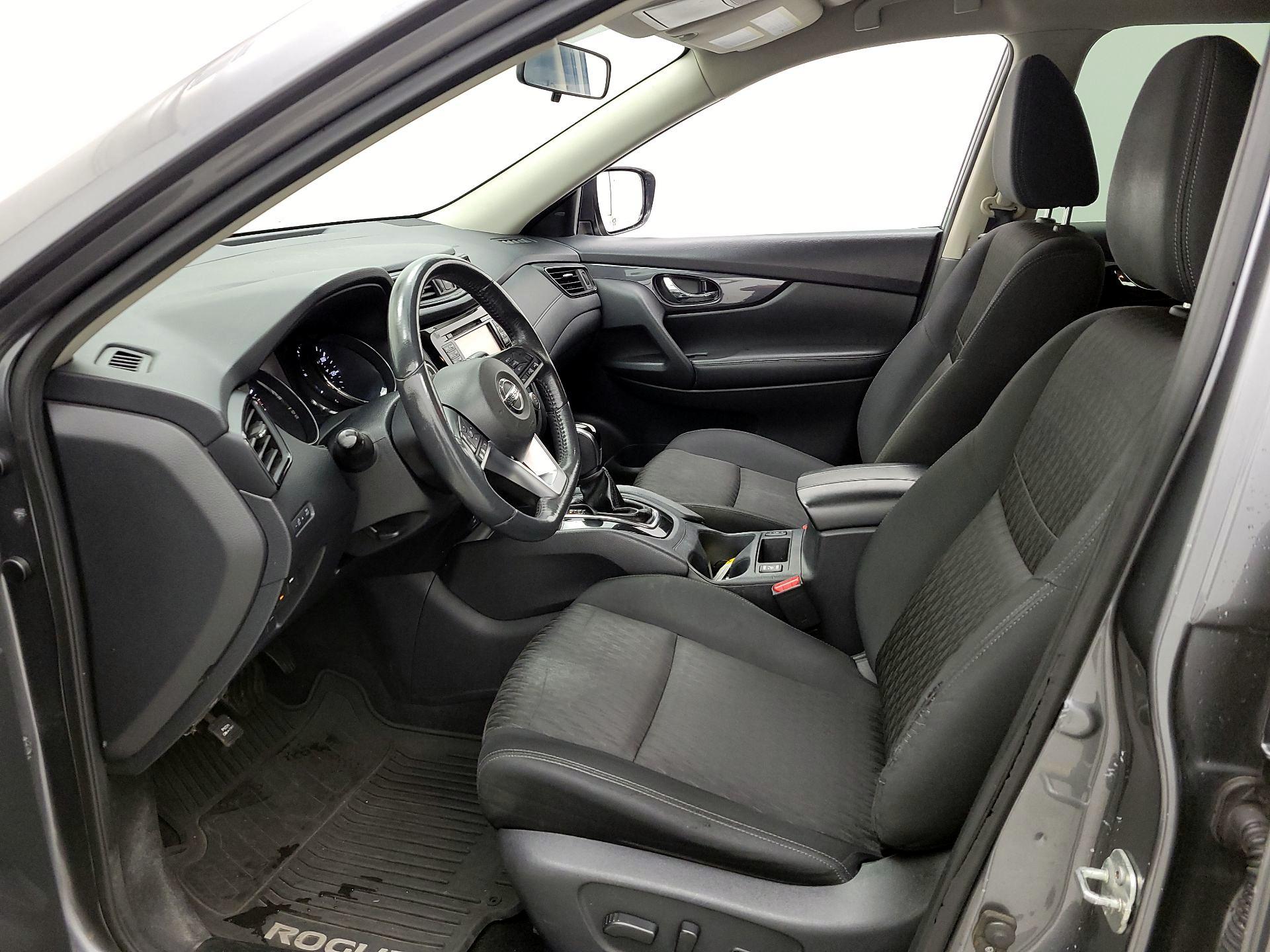 Thumbnail: 2017 Nissan Rogue - 11