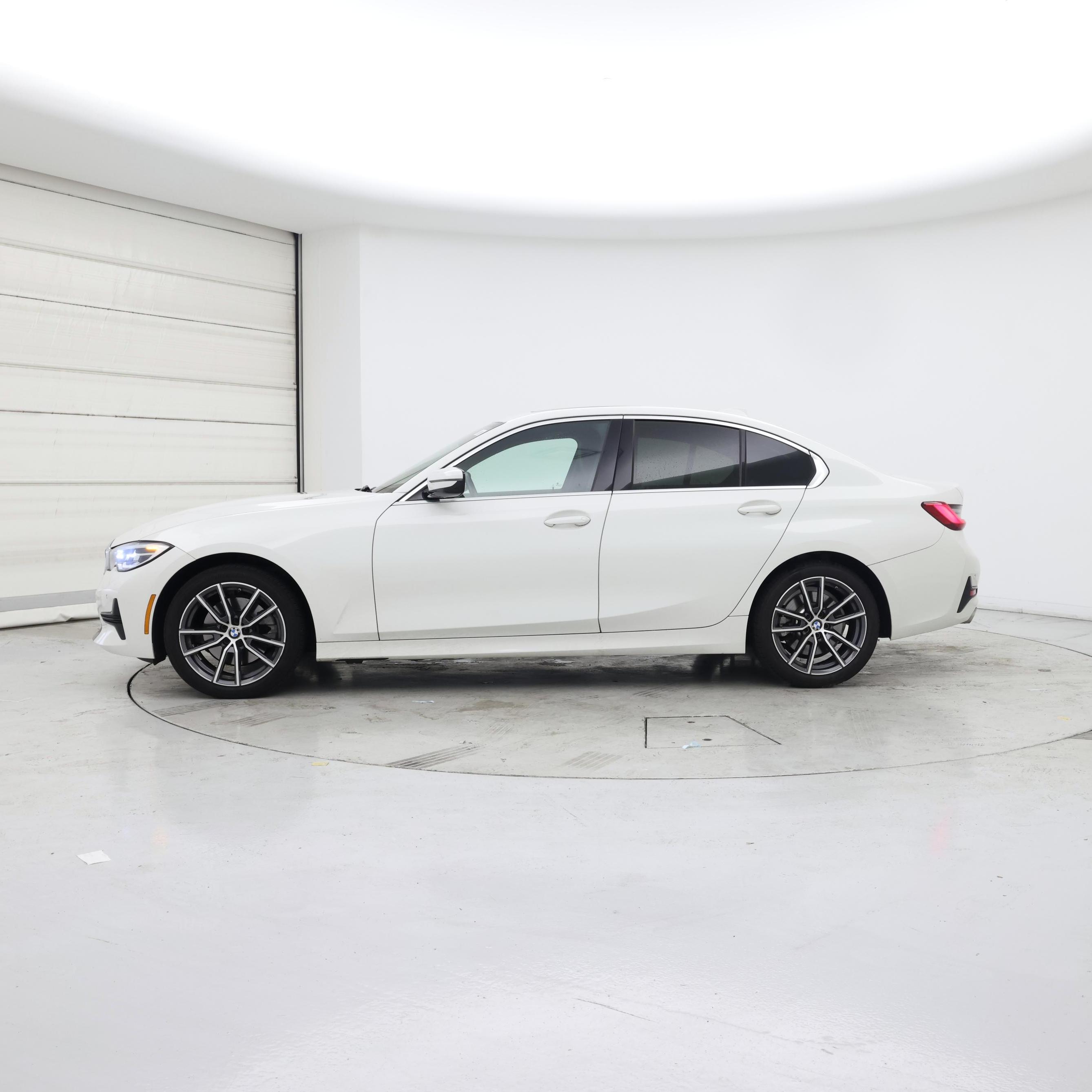 Thumbnail: 2021 BMW 3 Series - 3