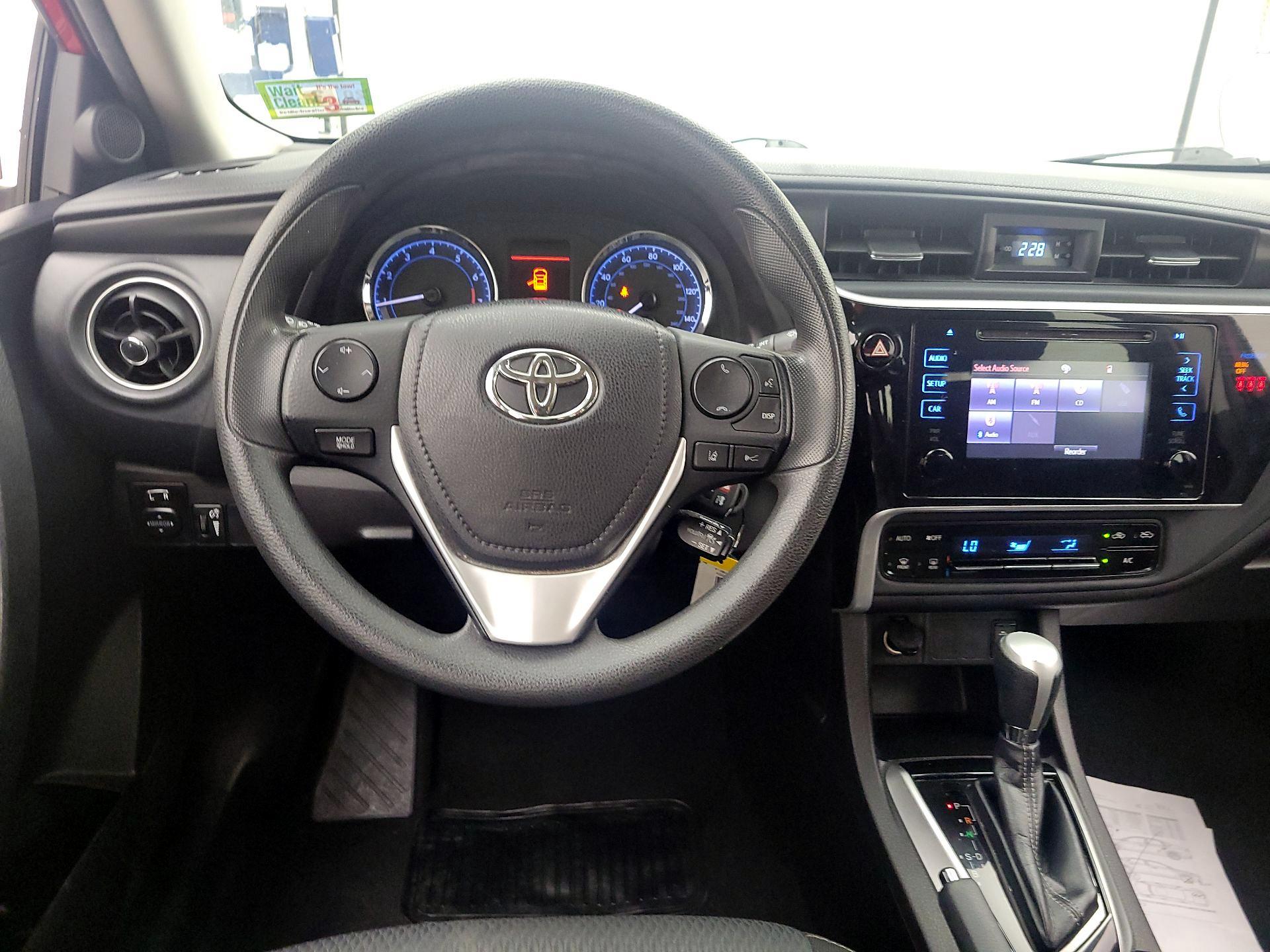 Thumbnail: 2018 Toyota Corolla - 10