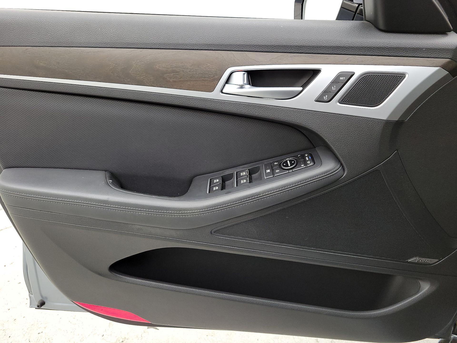 Thumbnail: 2015 Hyundai Genesis - 12