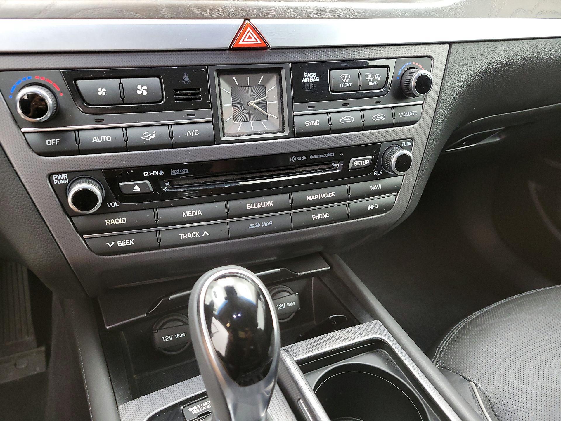 Thumbnail: 2015 Hyundai Genesis - 17