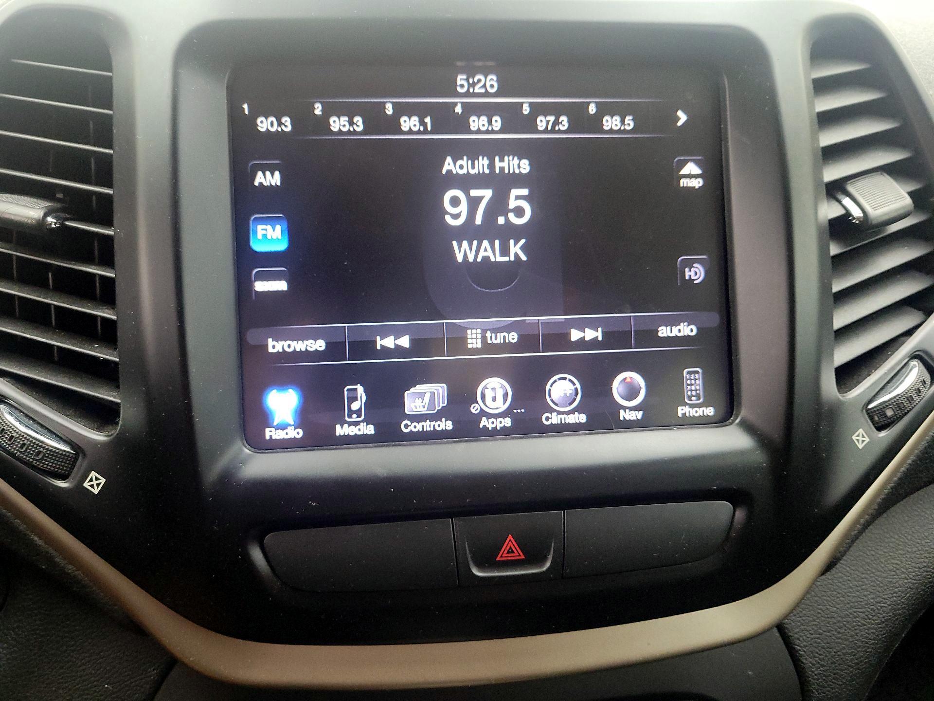 Thumbnail: 2016 Jeep Cherokee - 15