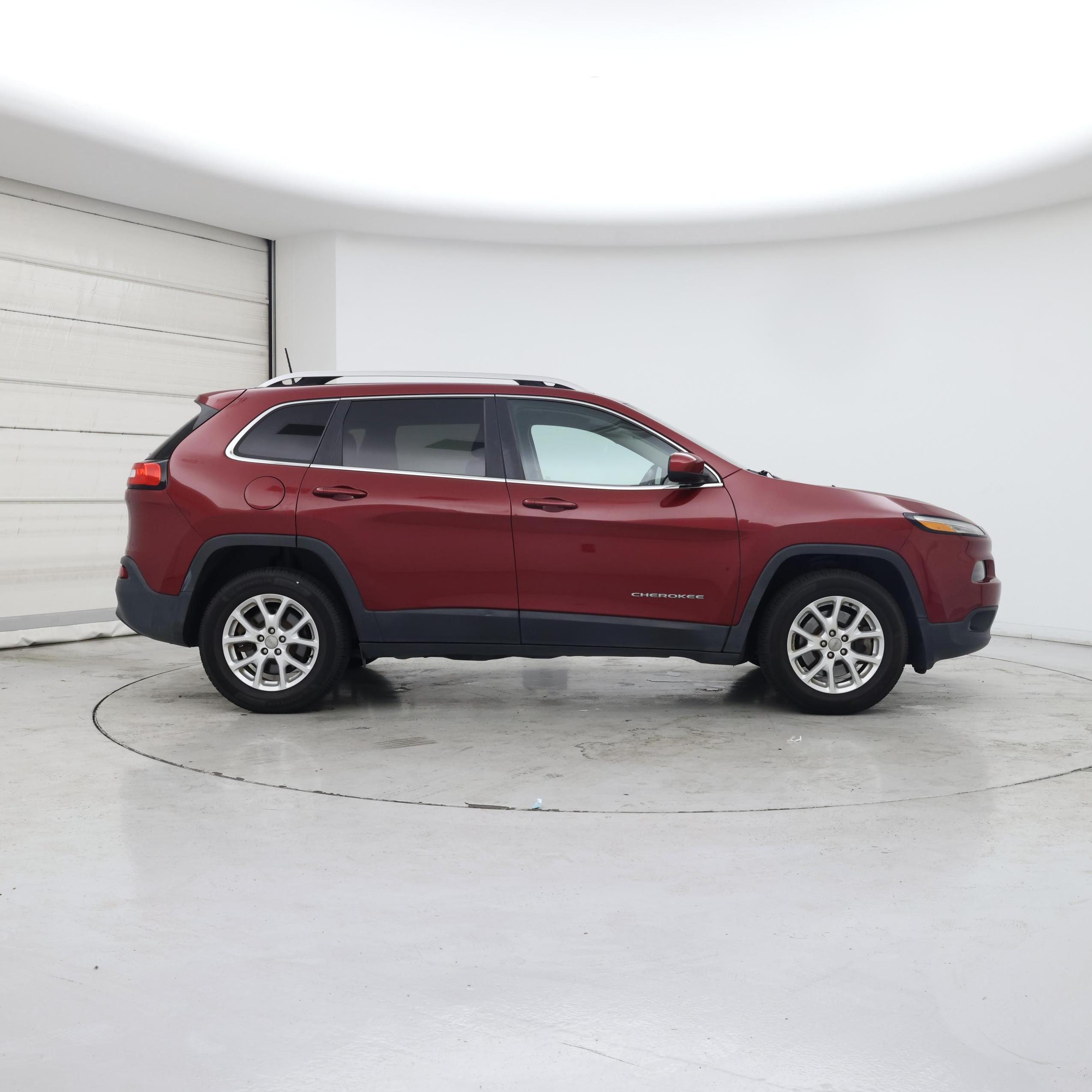 Thumbnail: 2016 Jeep Cherokee - 7