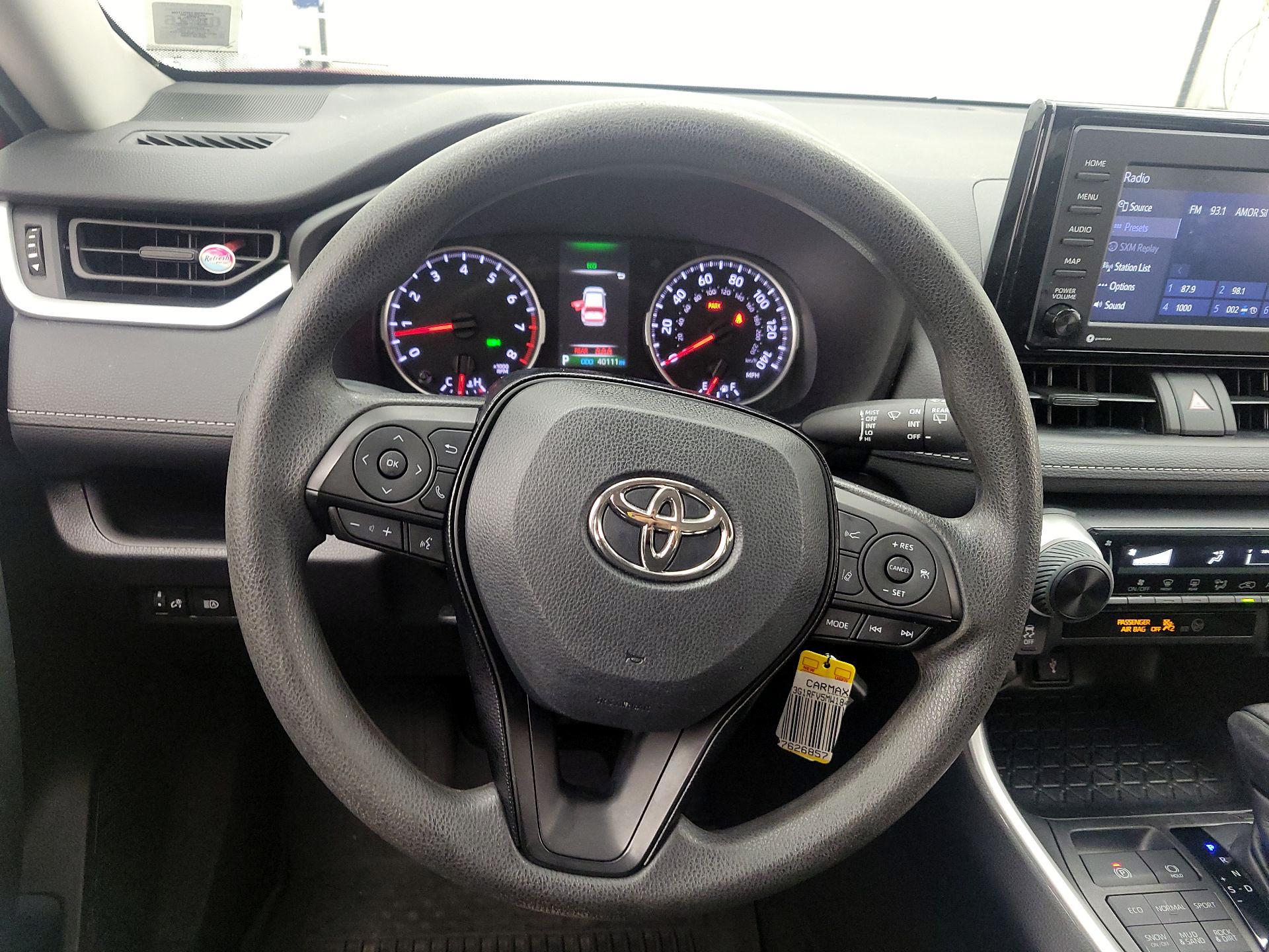 Thumbnail: 2021 Toyota RAV4 - 10