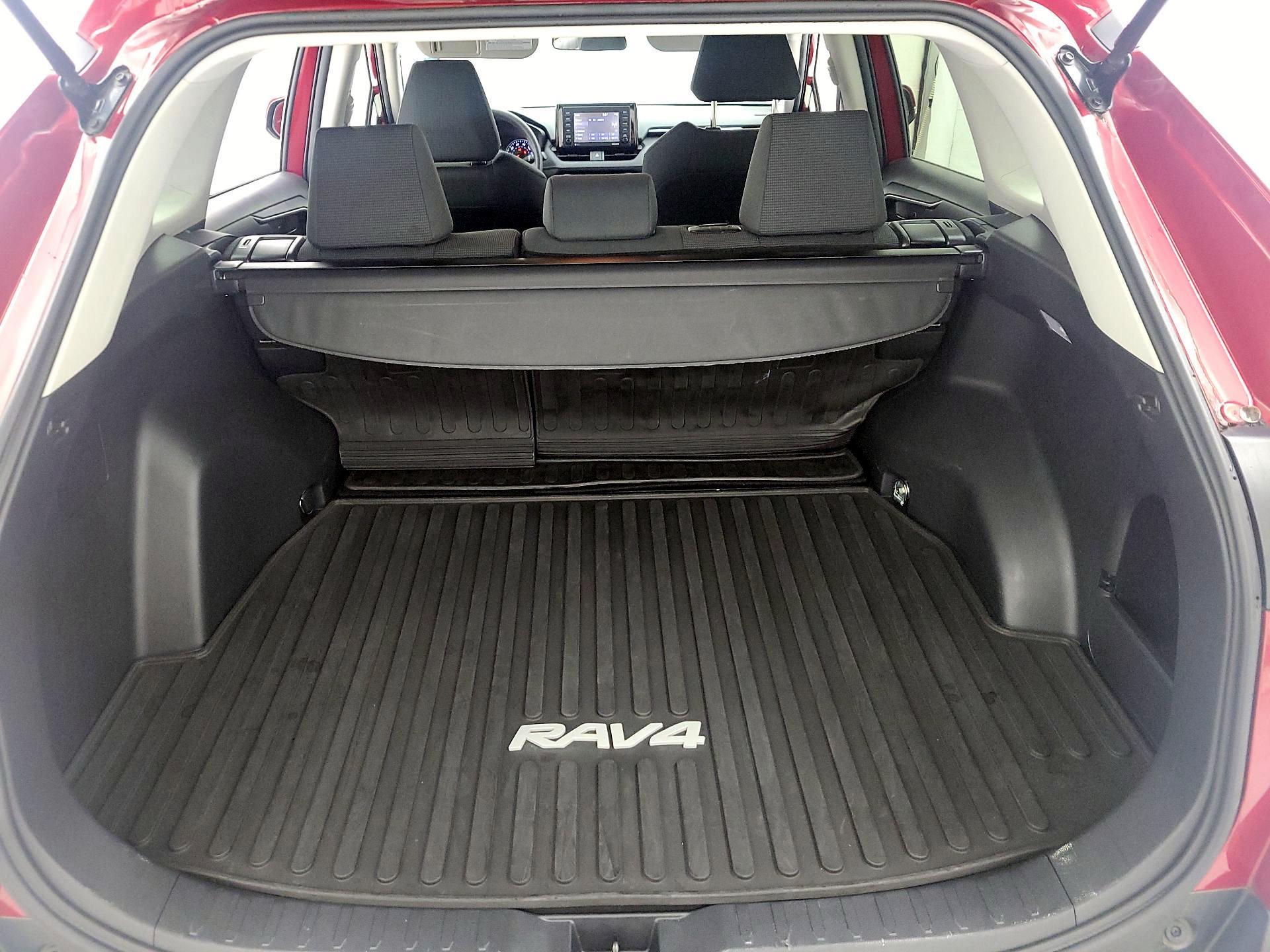 Thumbnail: 2021 Toyota RAV4 - 19