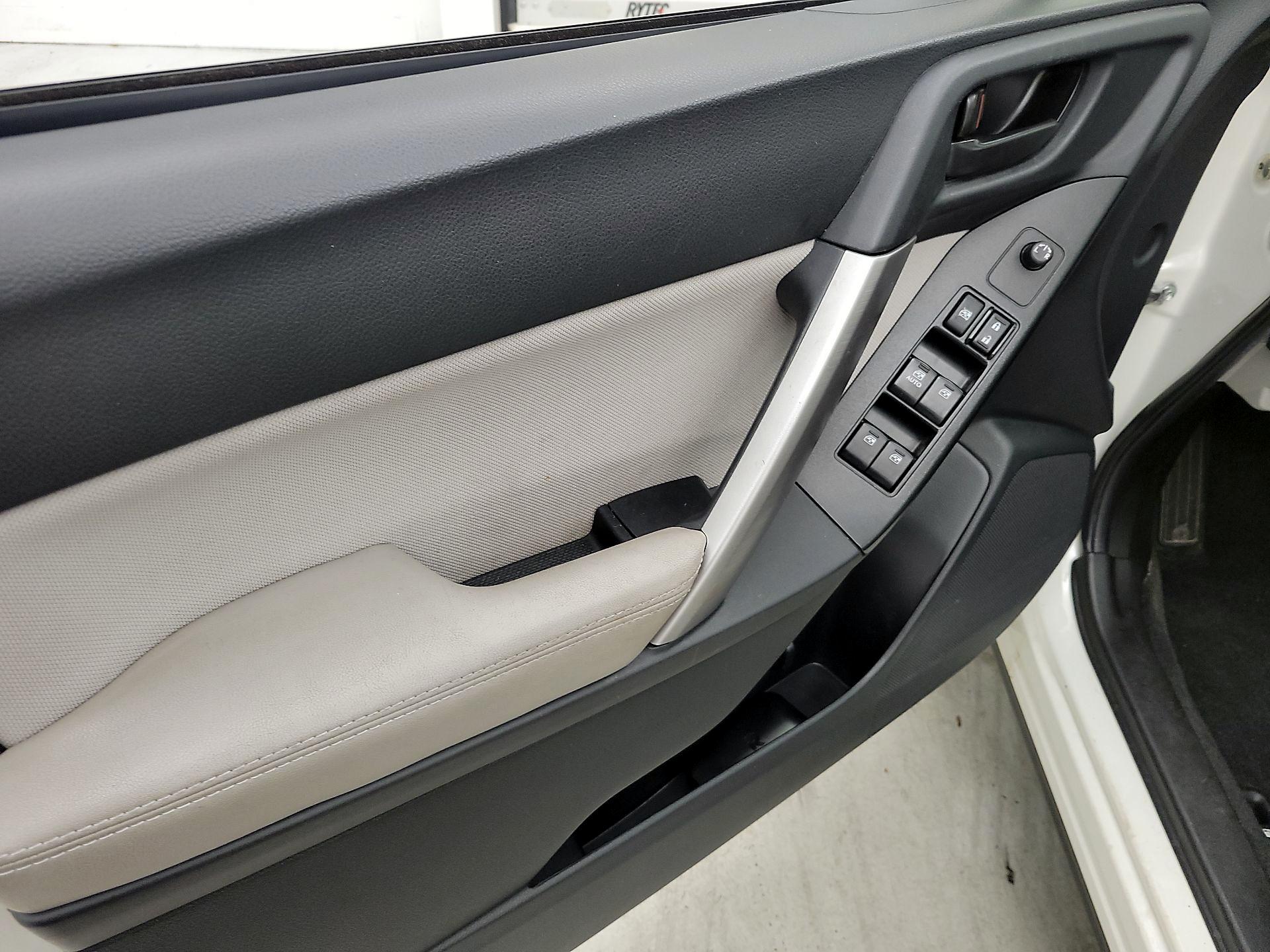 Thumbnail: 2016 Subaru Forester - 12