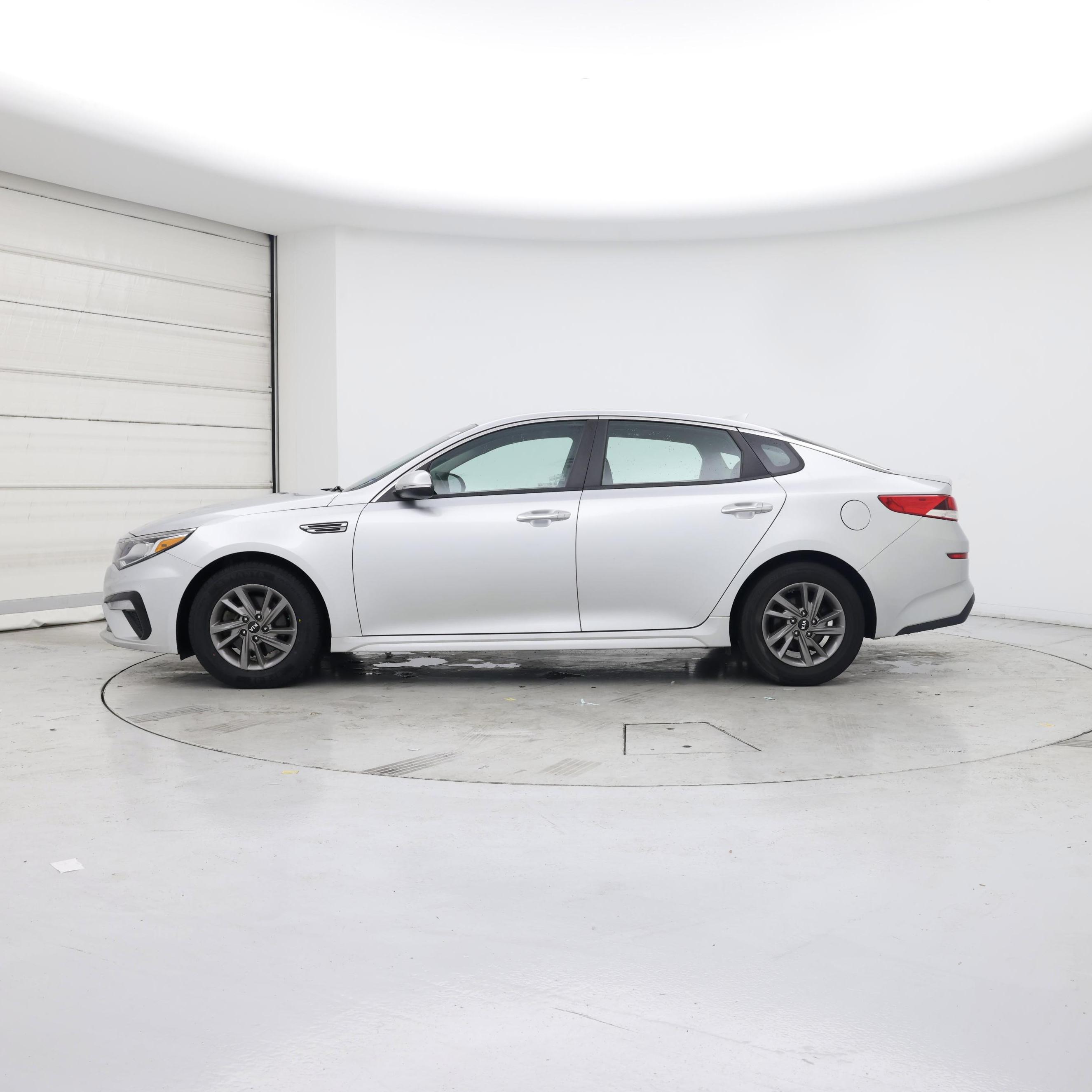 Thumbnail: 2020 Kia Optima - 3