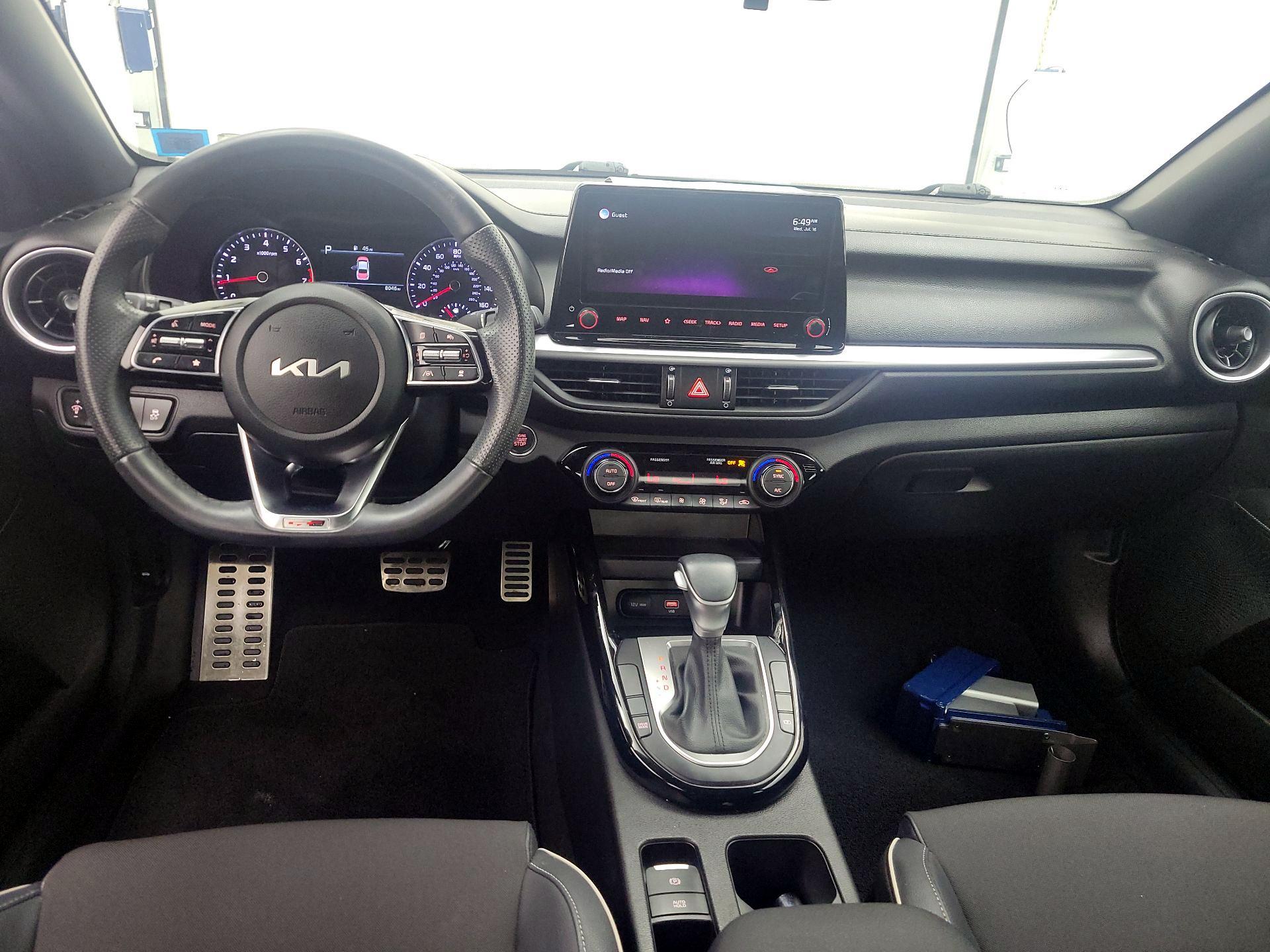 Thumbnail: 2022 Kia Forte - 9