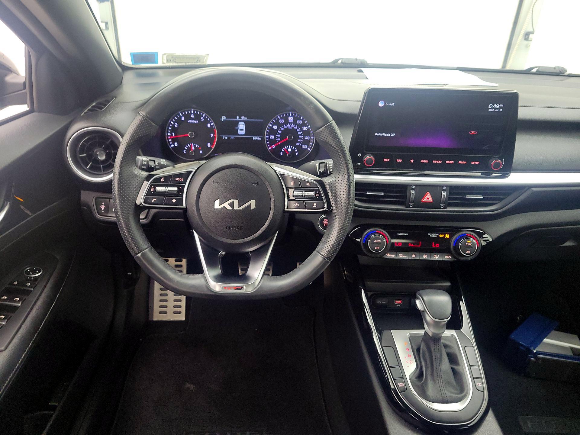 Thumbnail: 2022 Kia Forte - 10
